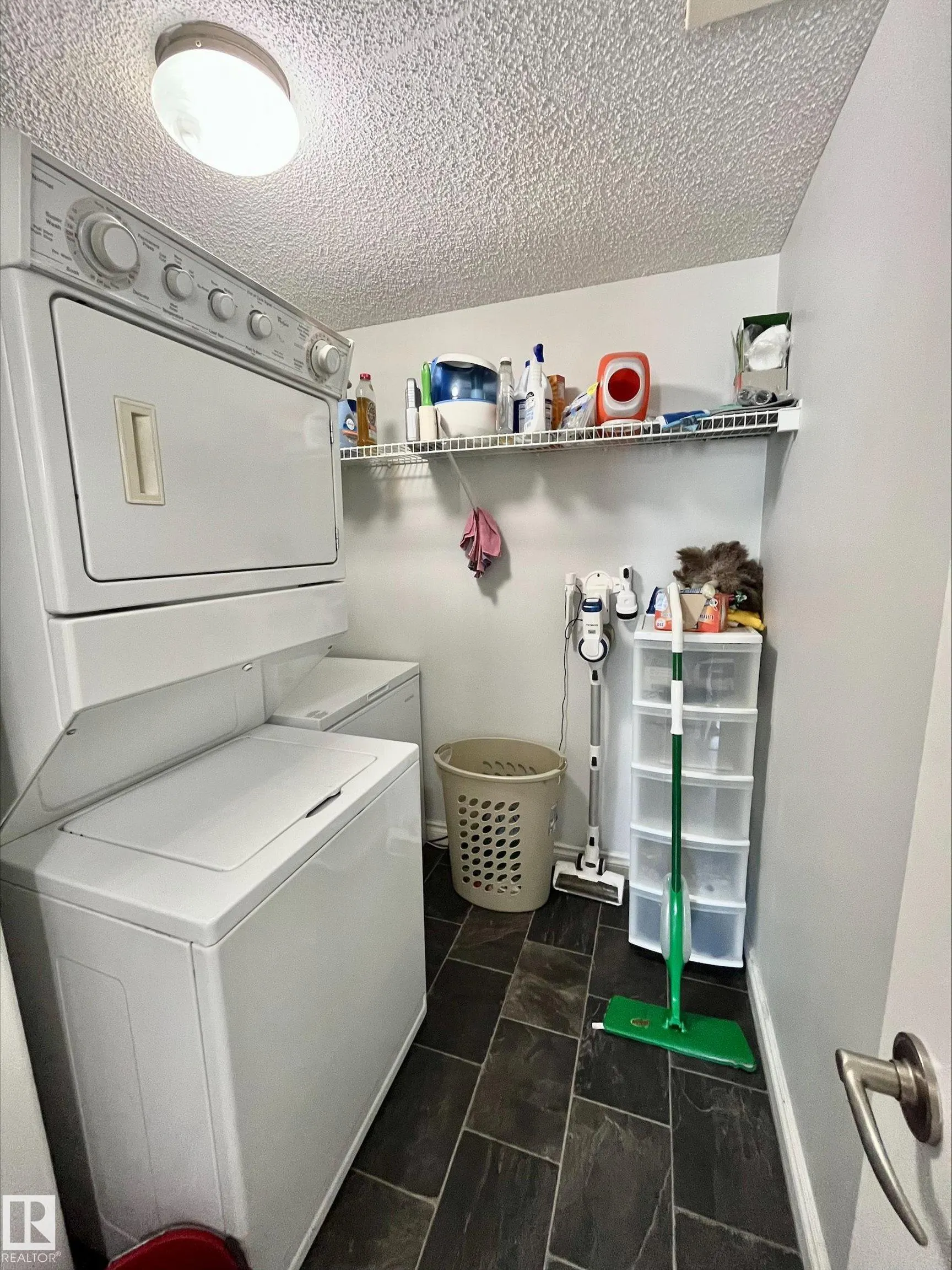 6 SPRUCE RIDGE Drive