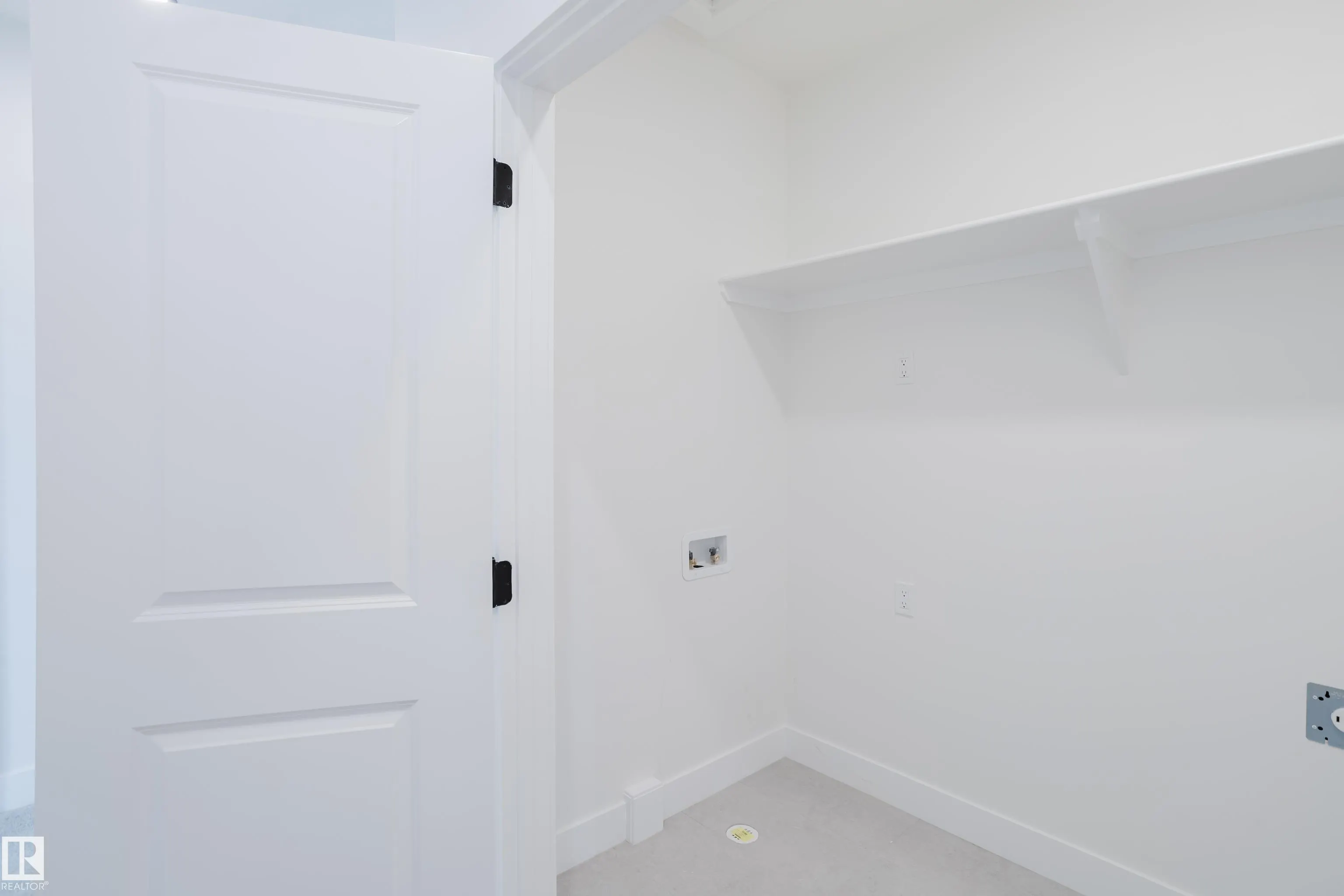 53 RENWYCK Place