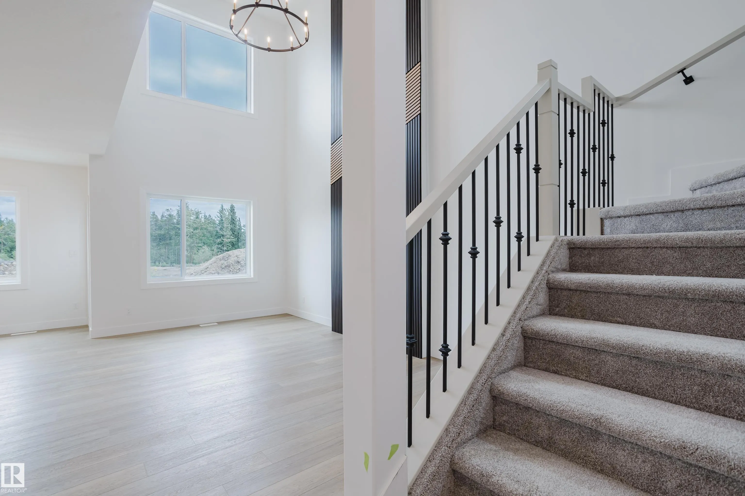 53 RENWYCK Place