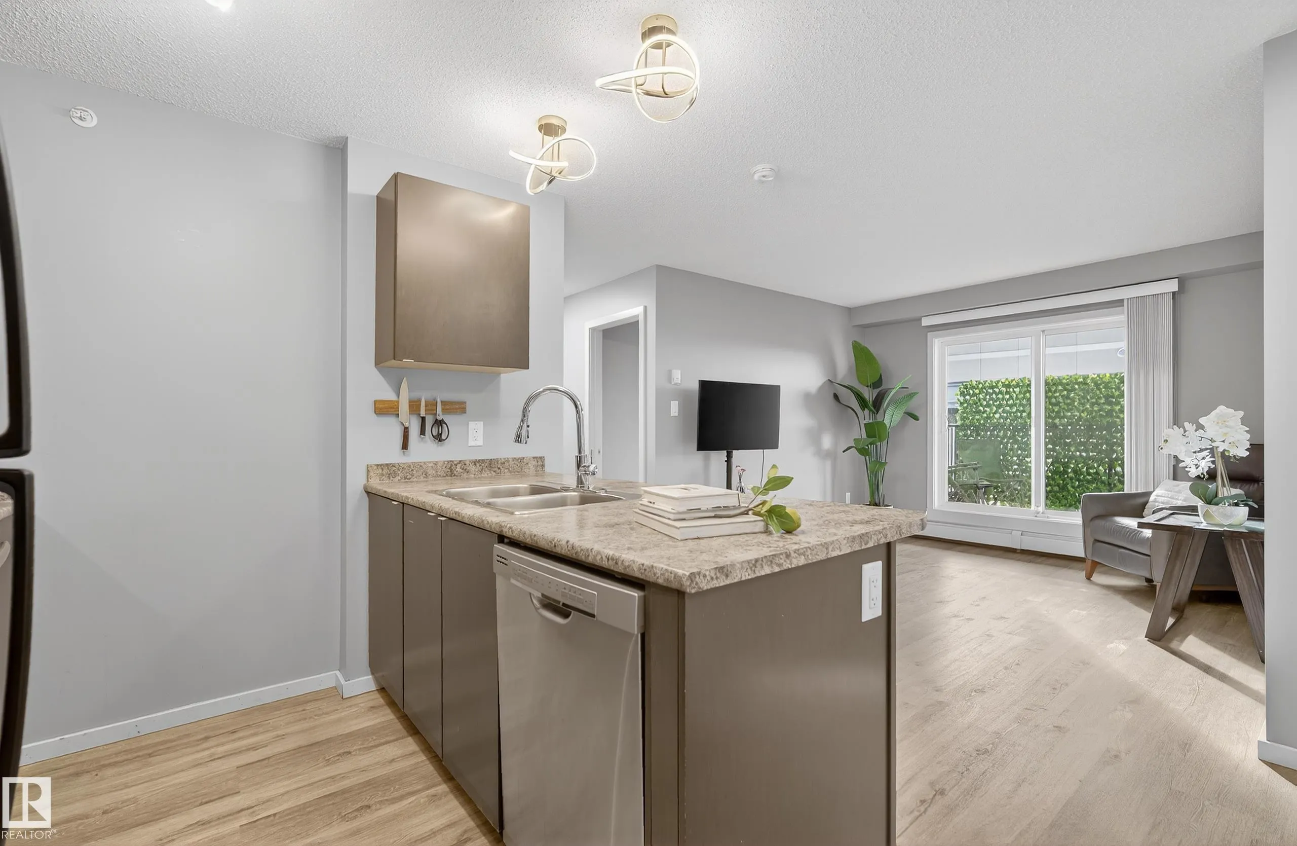 340 WINDERMERE Road