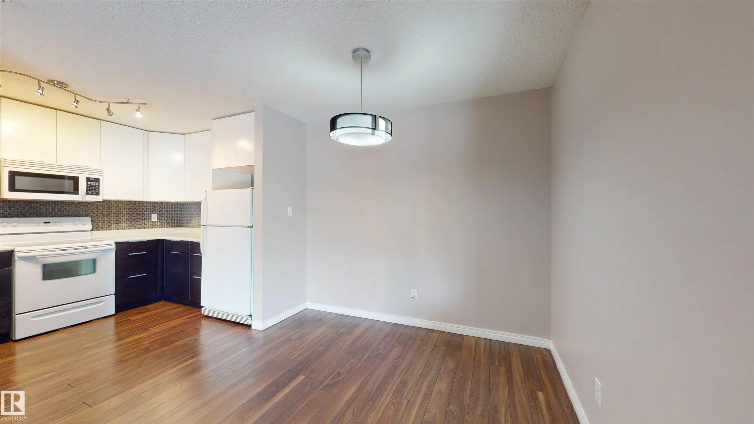 9010 106 Avenue