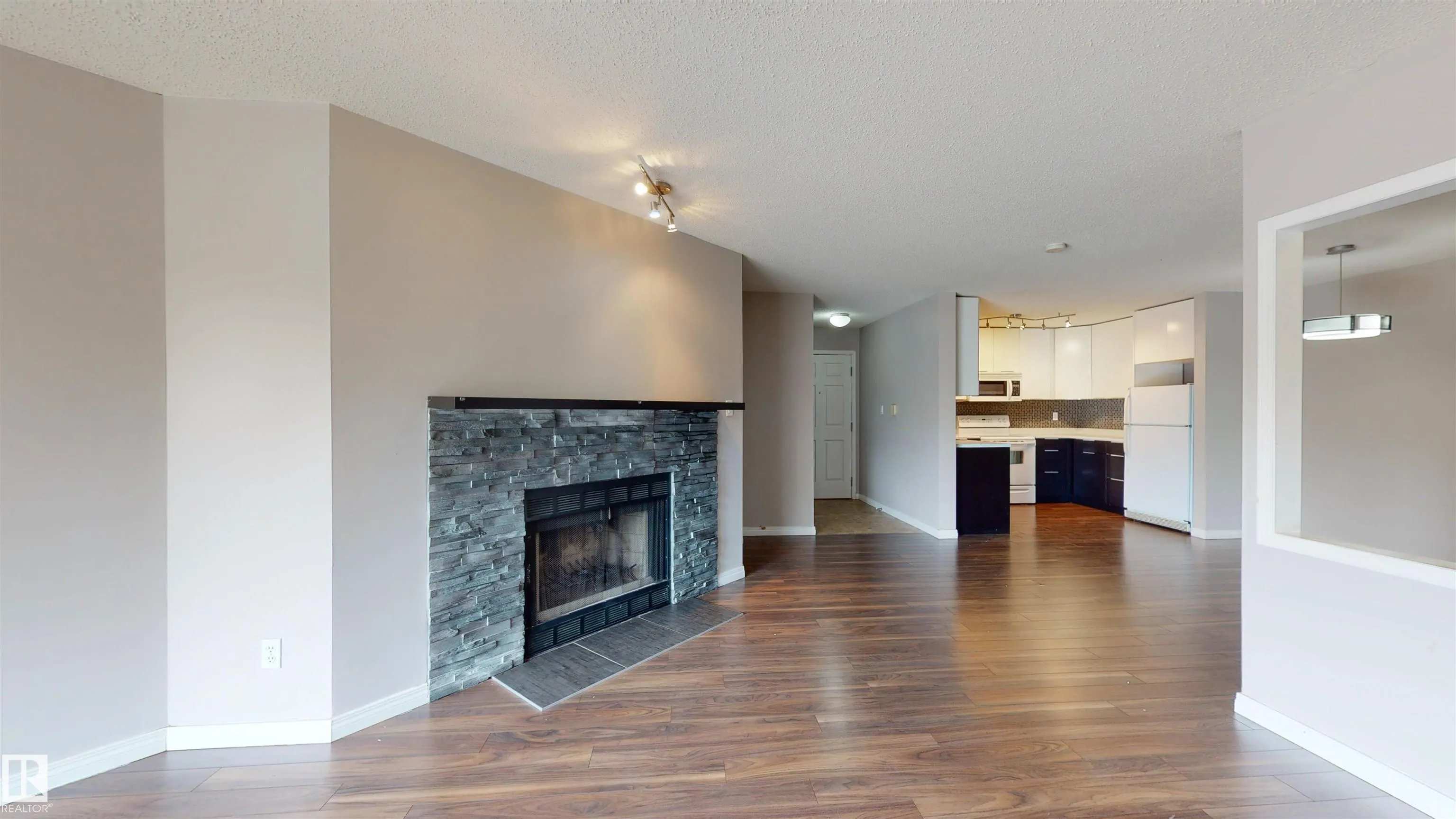 9010 106 Avenue