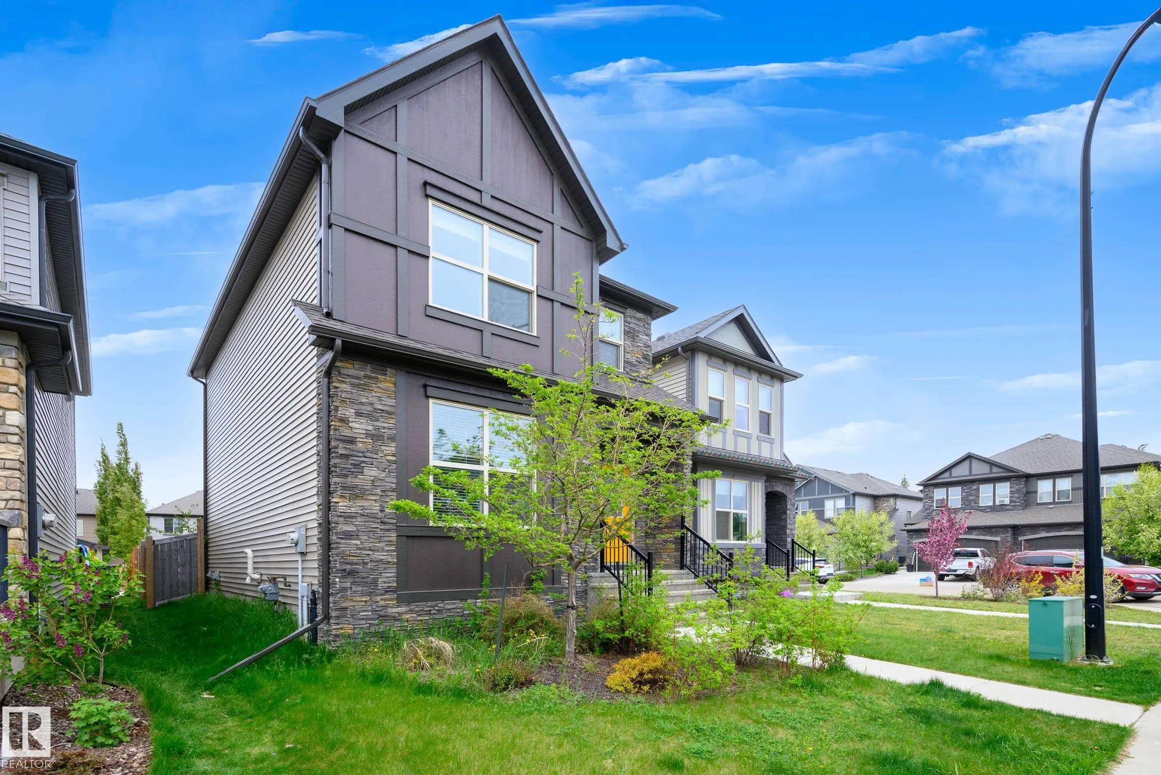 30 GREENBURY Manor