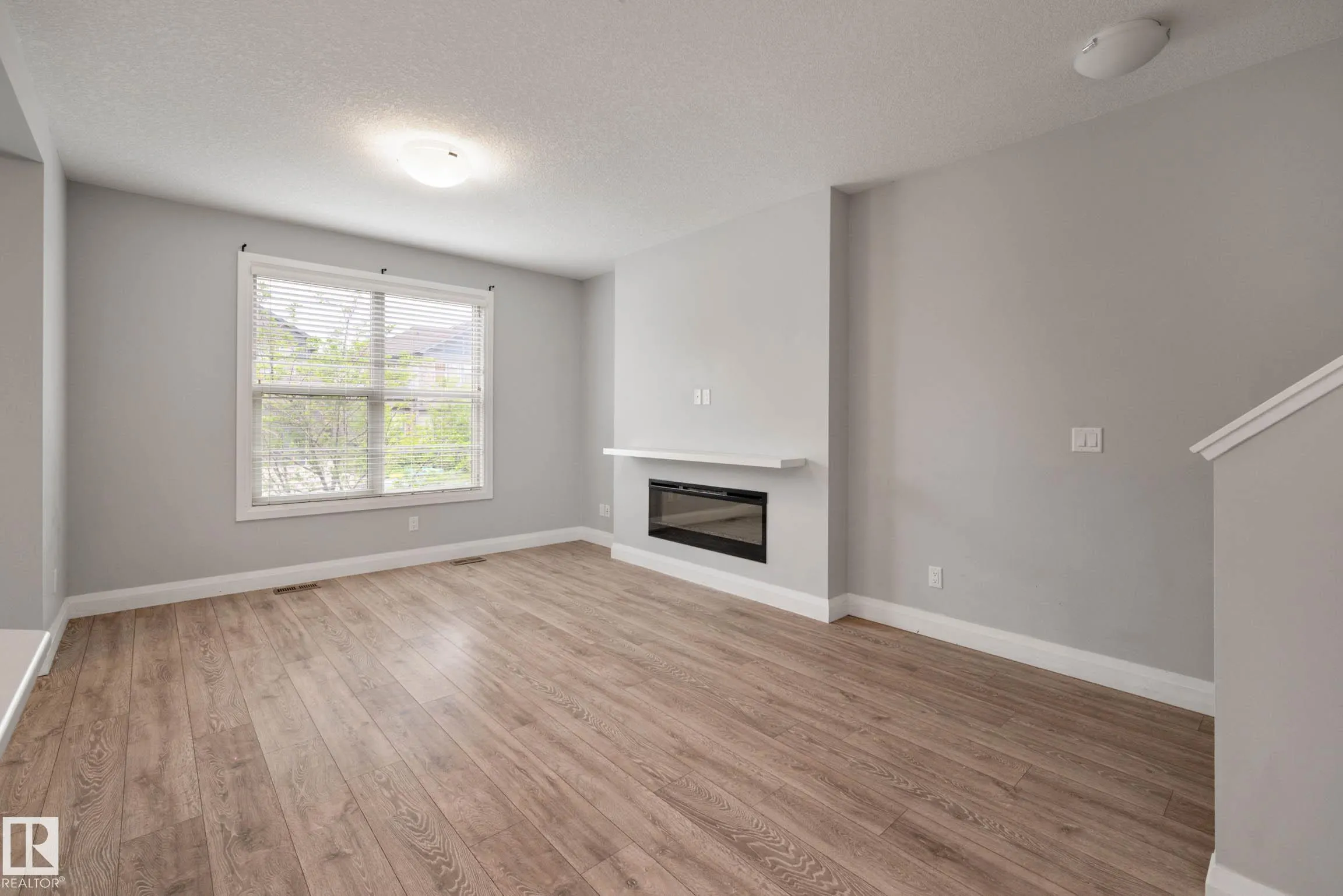 30 GREENBURY Manor