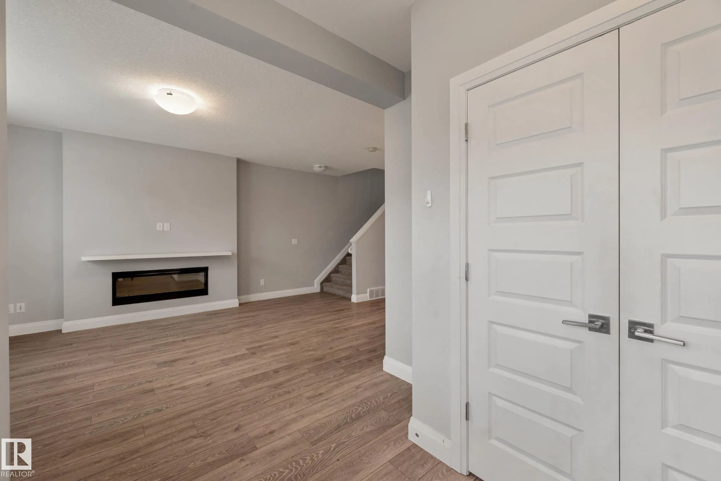 30 GREENBURY Manor