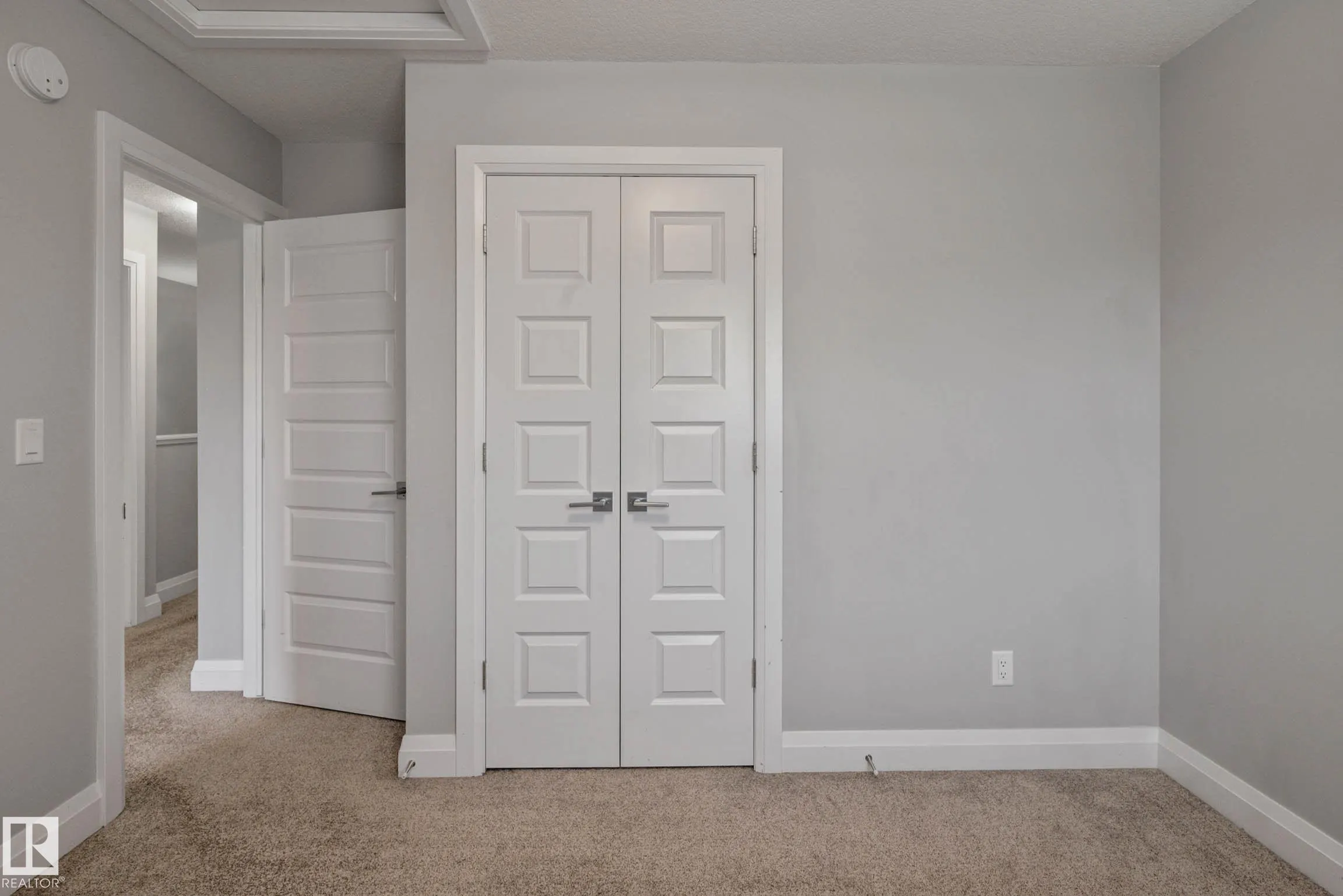 30 GREENBURY Manor