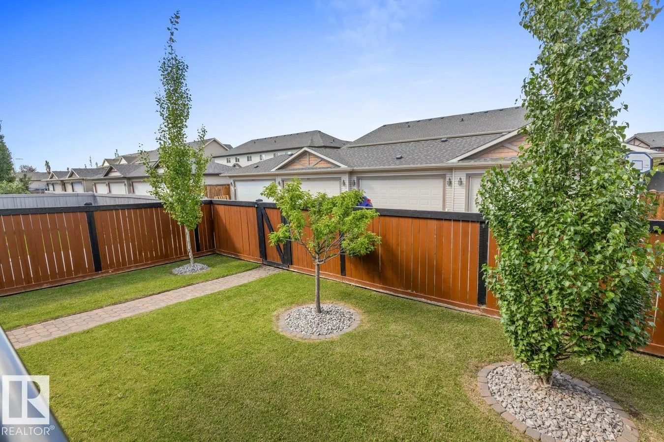 17 MEADOWVIEW Landing
