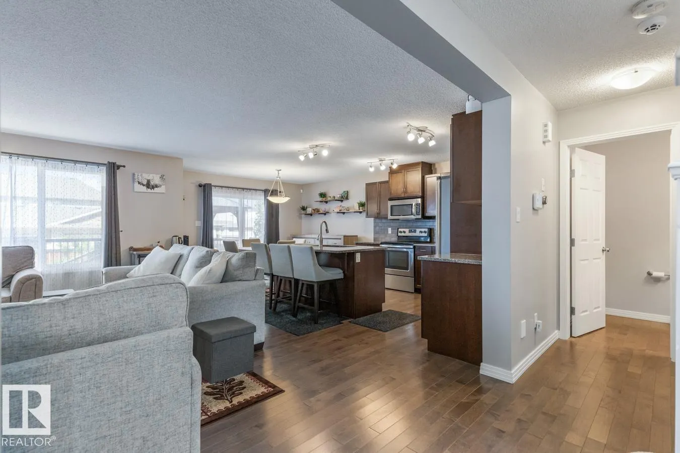 17 MEADOWVIEW Landing