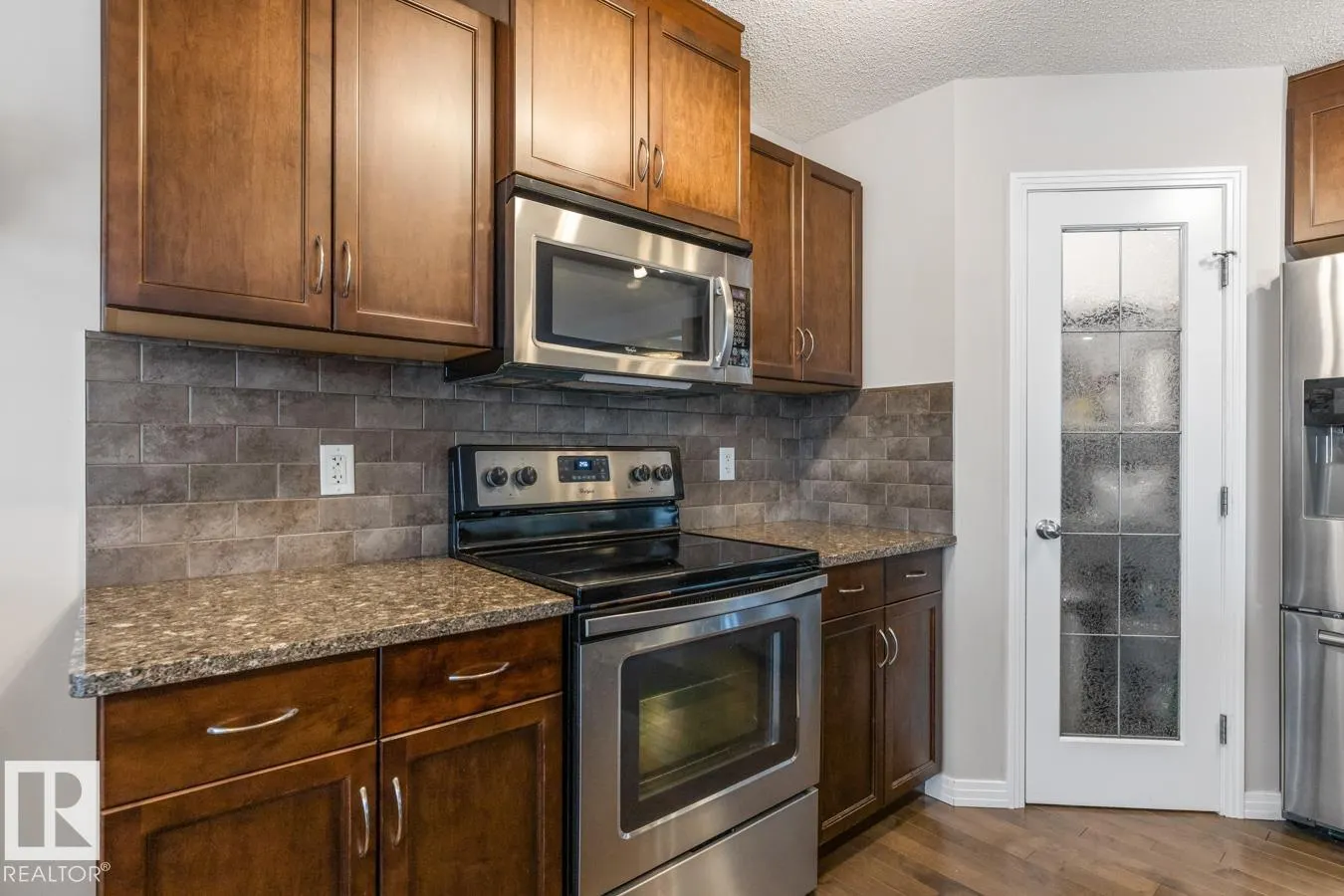17 MEADOWVIEW Landing