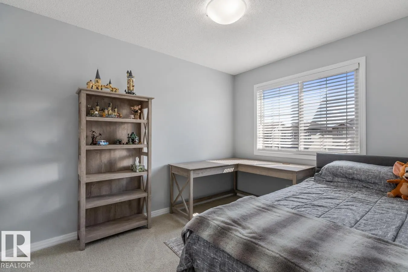 17 MEADOWVIEW Landing