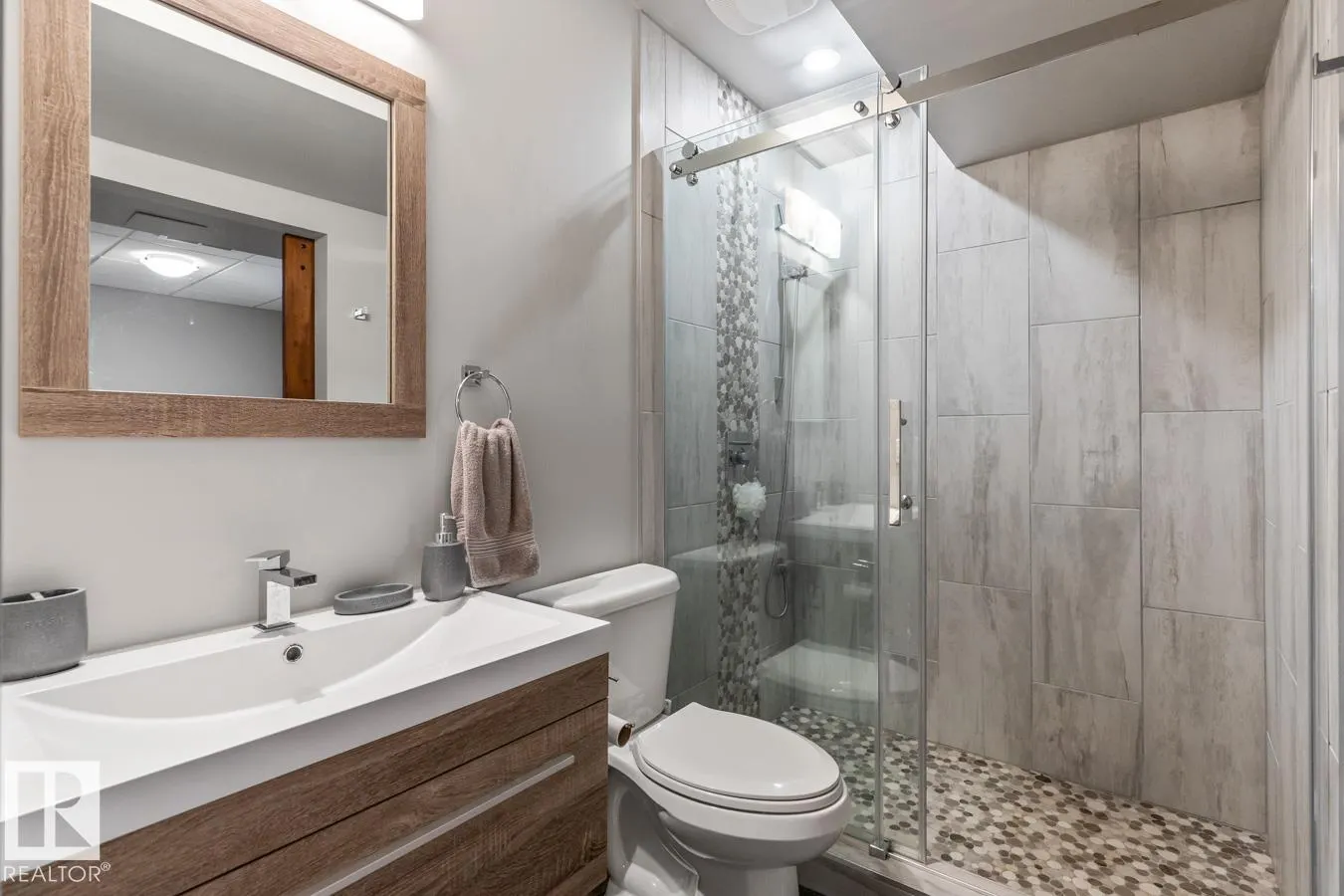 17 MEADOWVIEW Landing