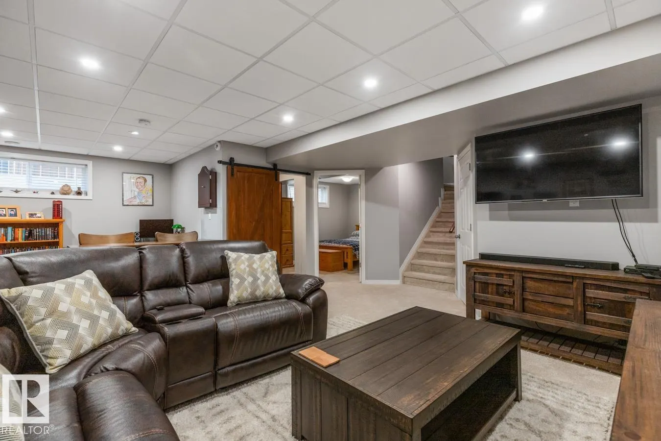 17 MEADOWVIEW Landing