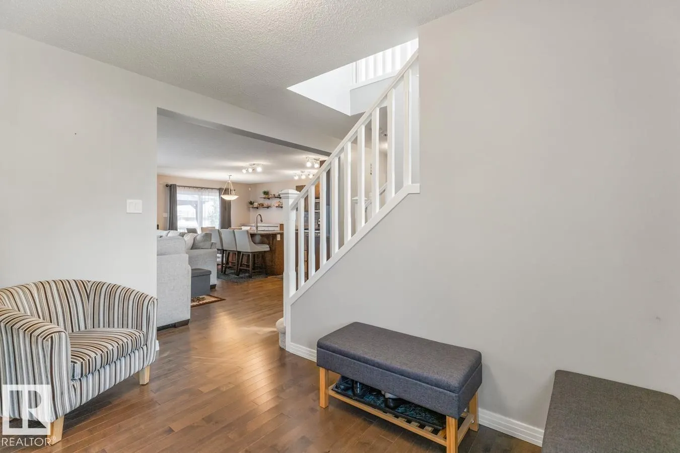 17 MEADOWVIEW Landing