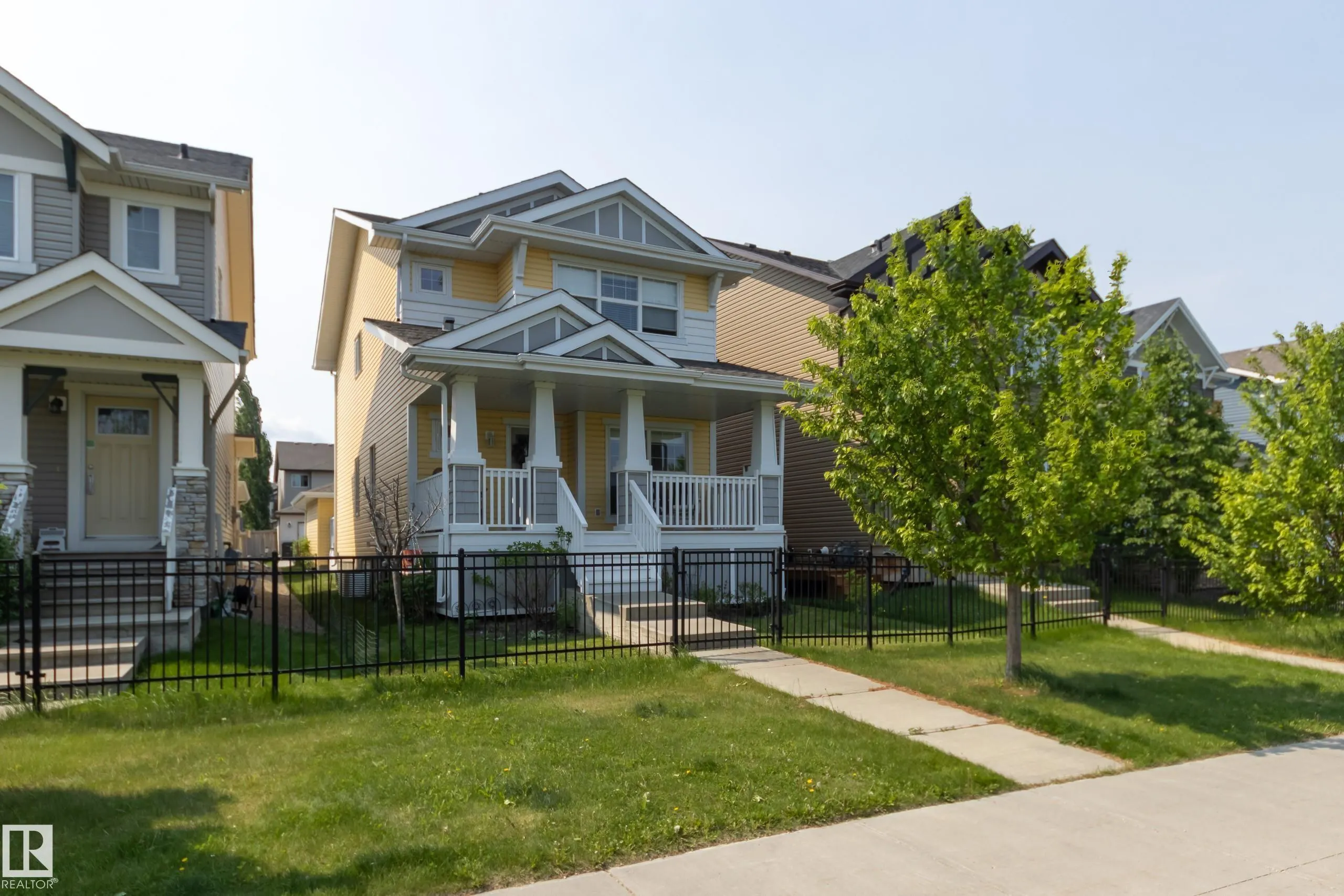 1832 CARRUTHERS Lane