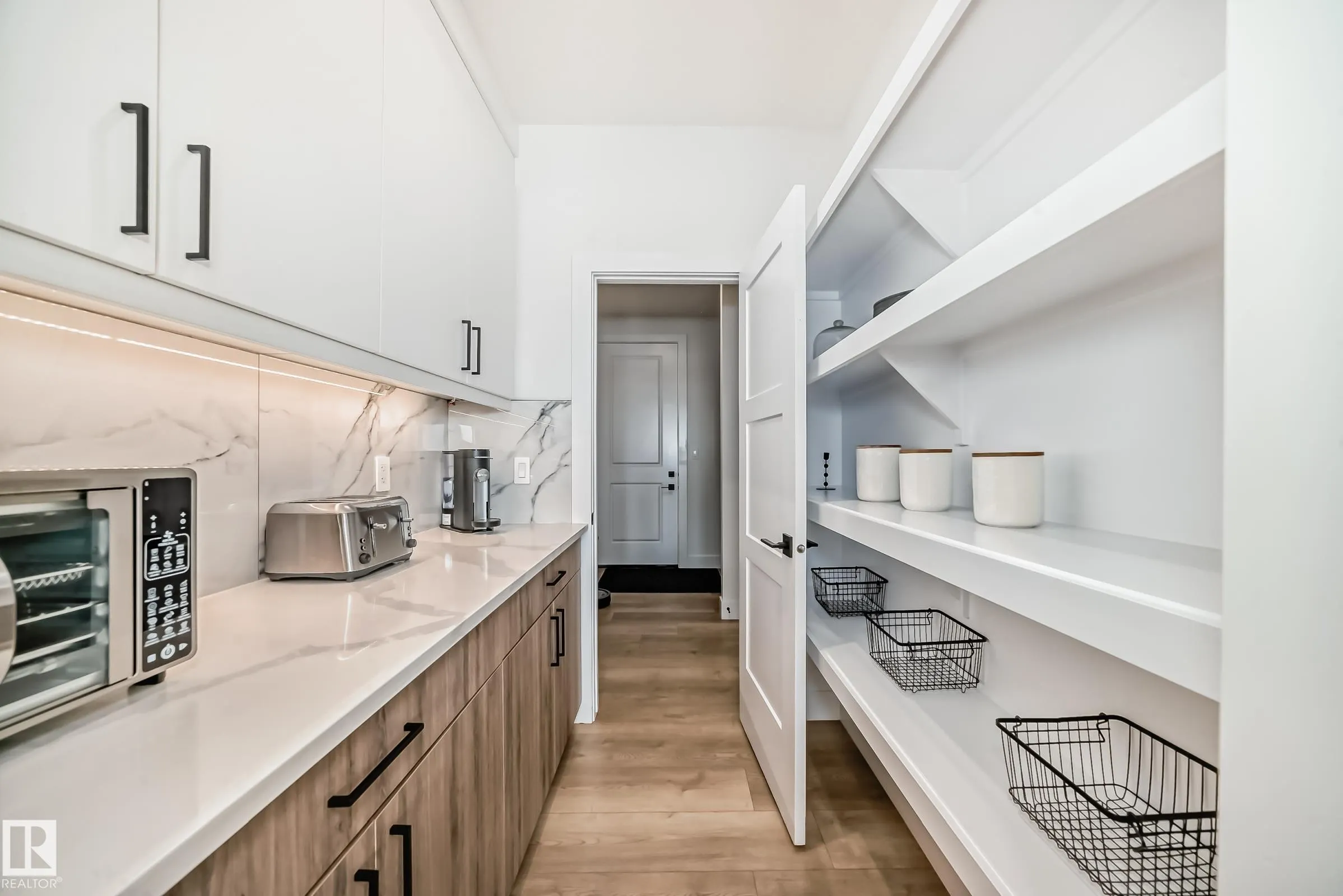 334 MEADOWVIEW Drive