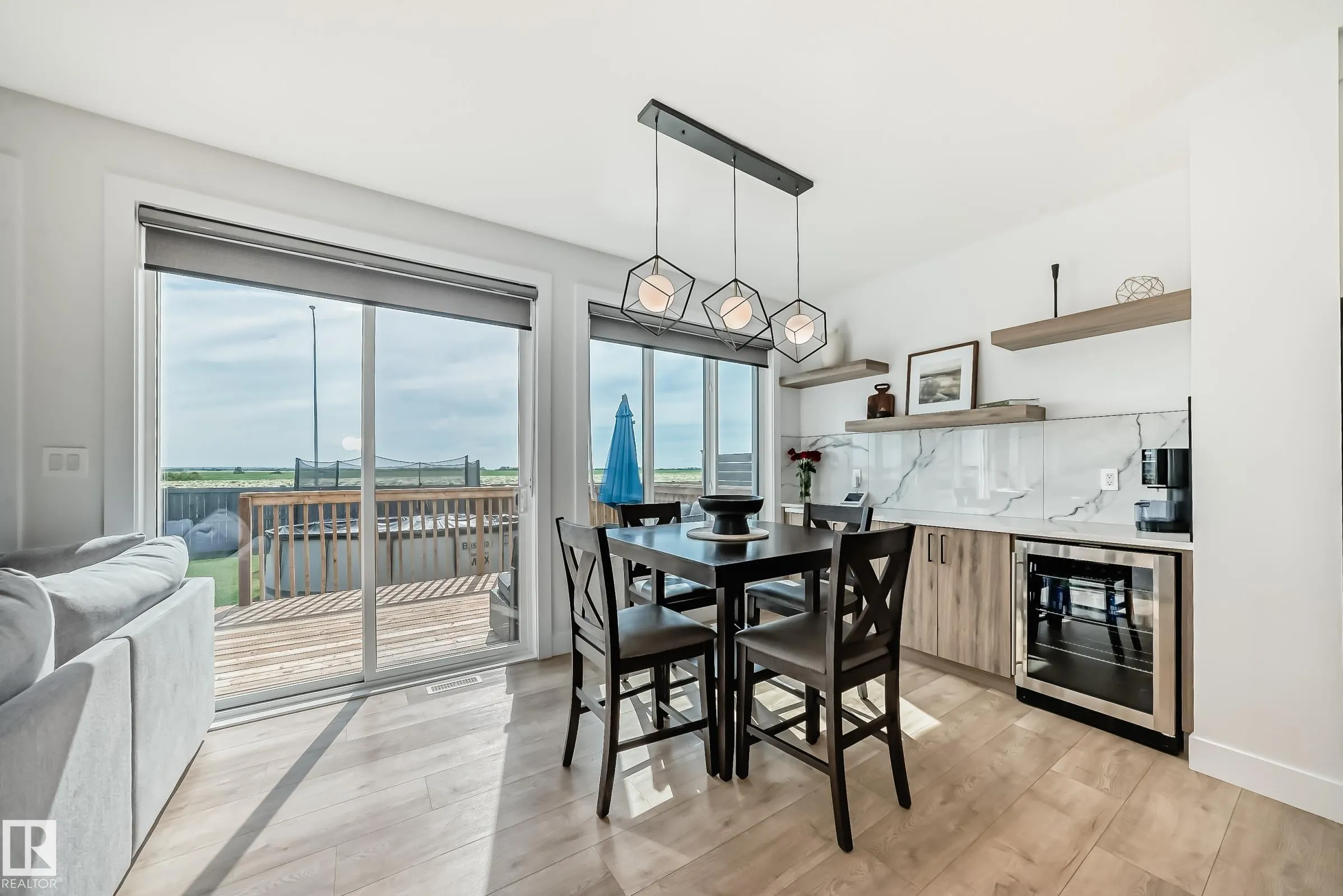 334 MEADOWVIEW Drive