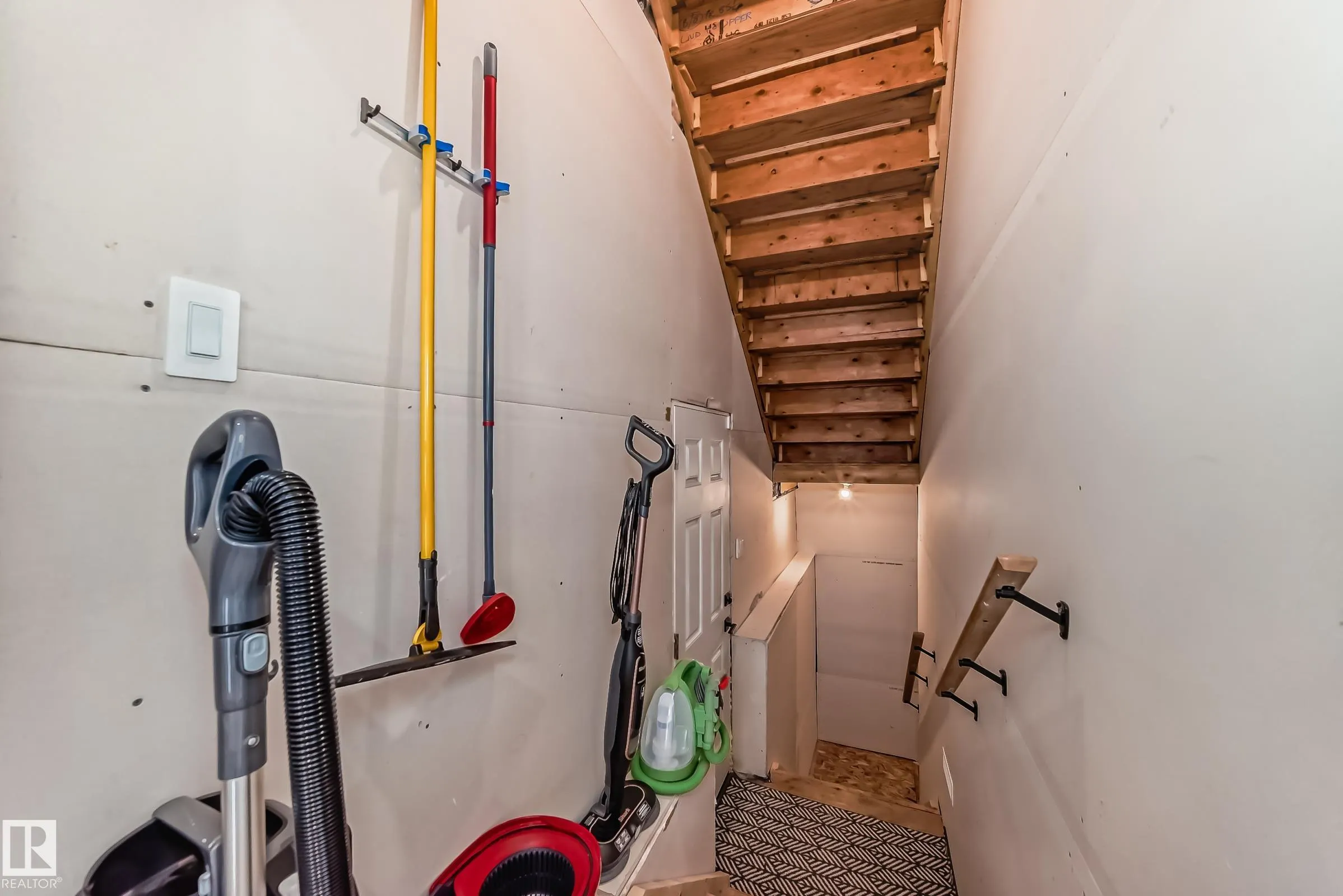 334 MEADOWVIEW Drive