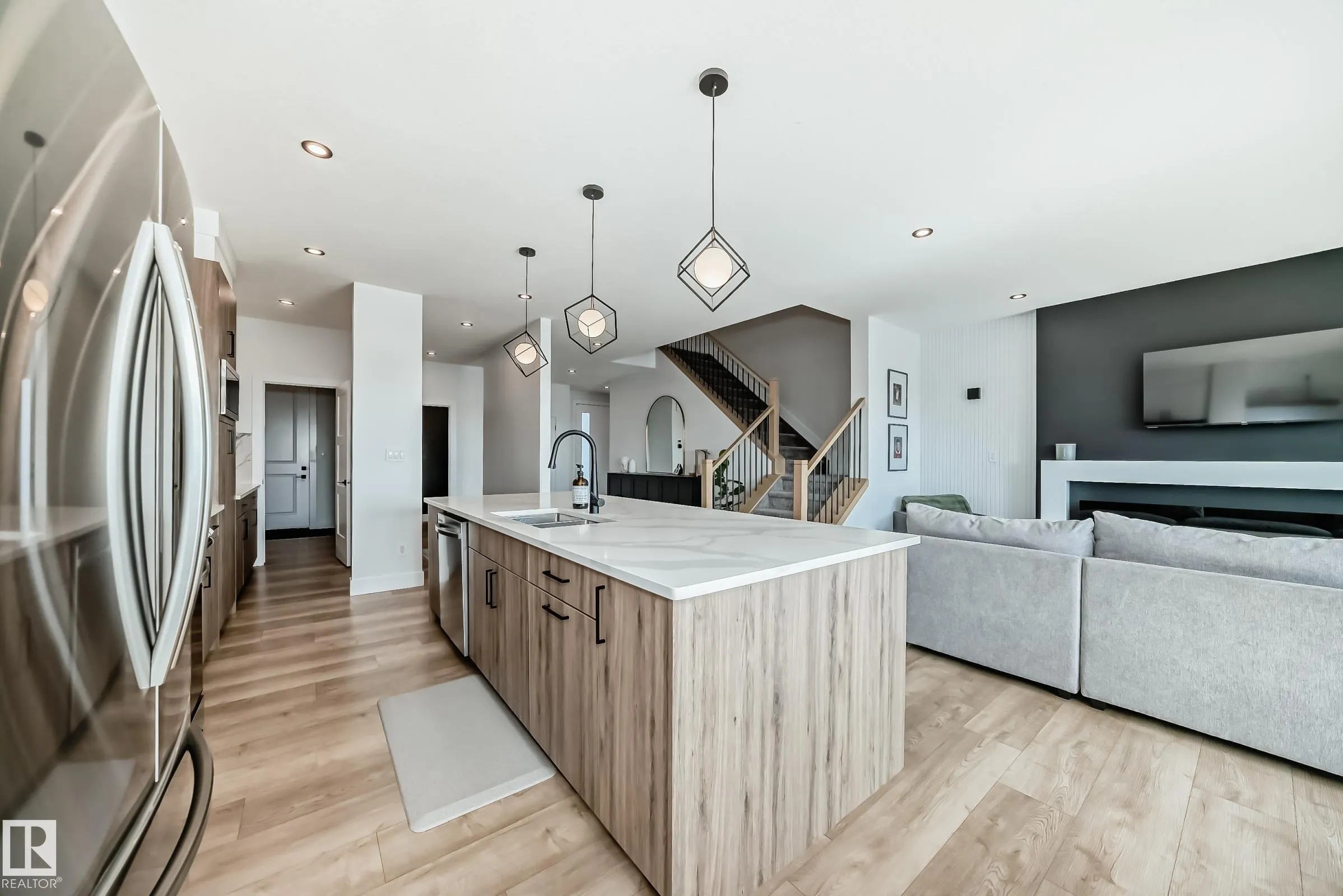334 MEADOWVIEW Drive