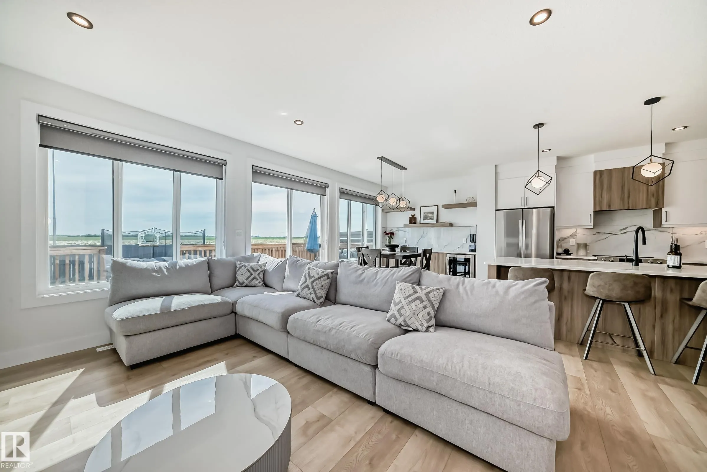 334 MEADOWVIEW Drive