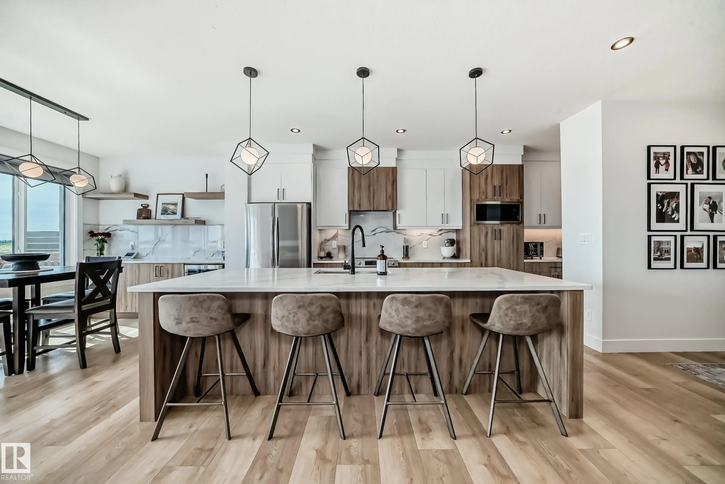 334 MEADOWVIEW Drive