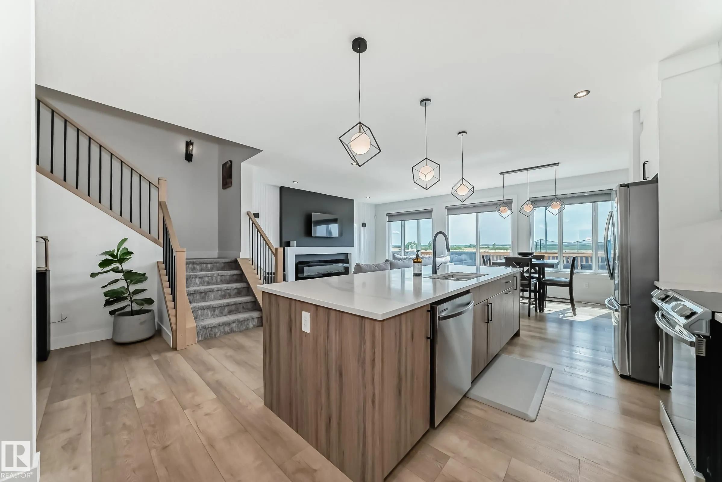 334 MEADOWVIEW Drive
