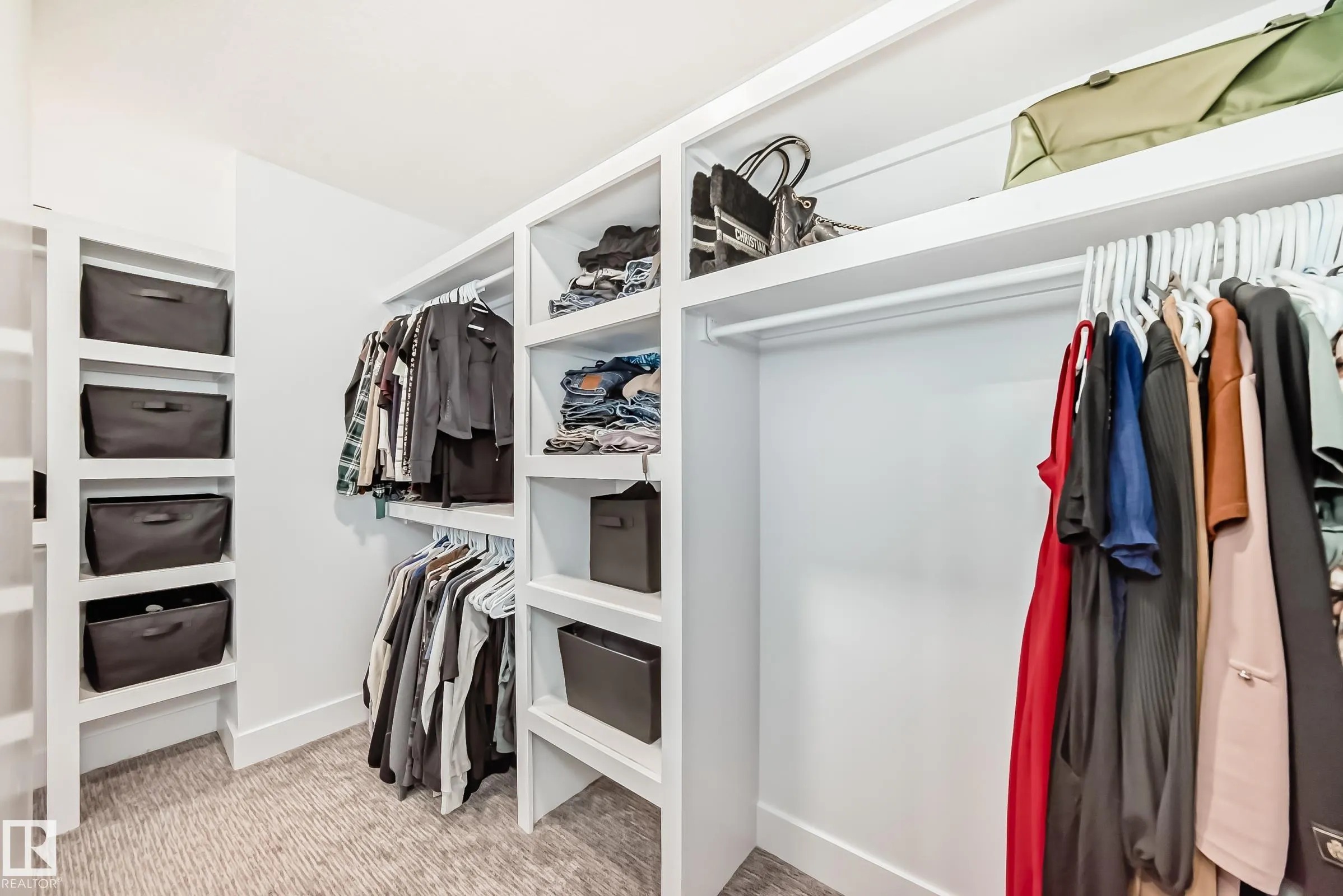 334 MEADOWVIEW Drive