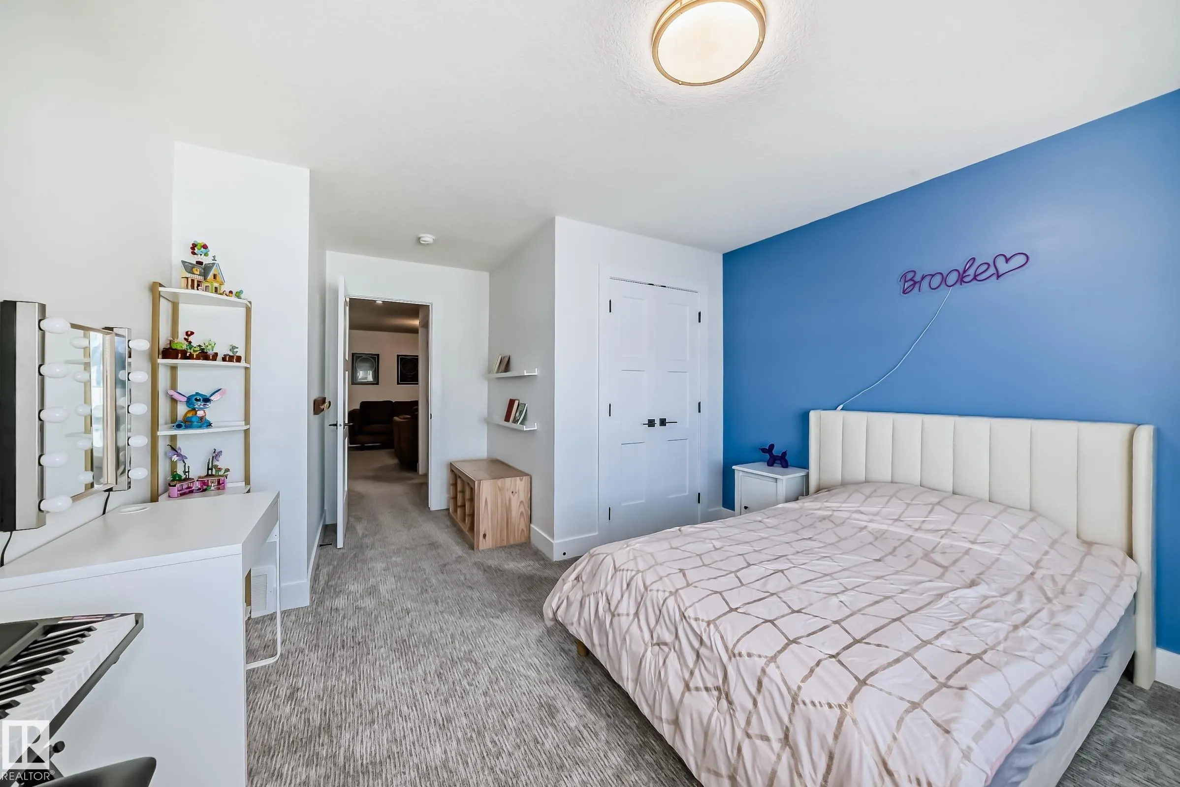 334 MEADOWVIEW Drive