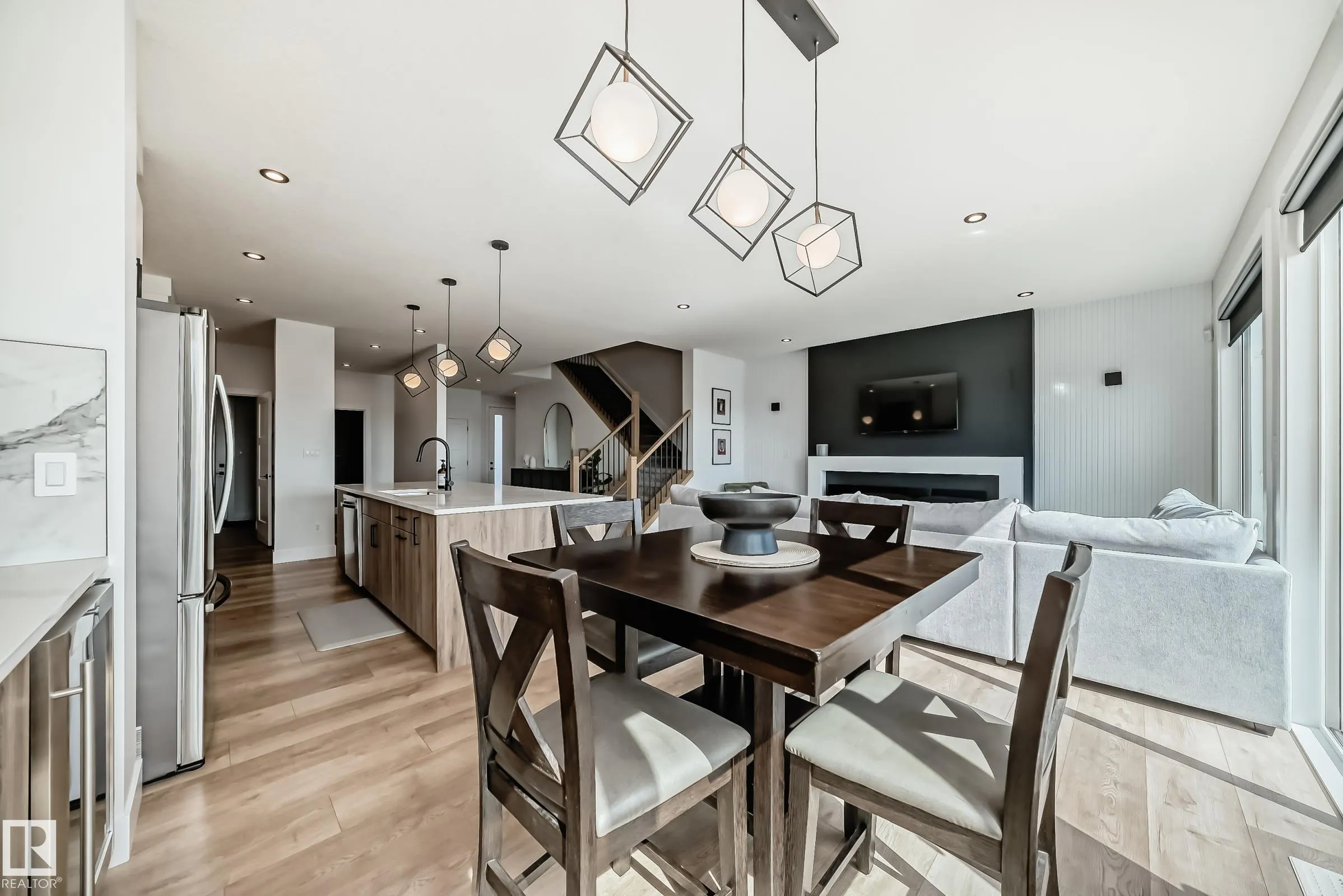 334 MEADOWVIEW Drive