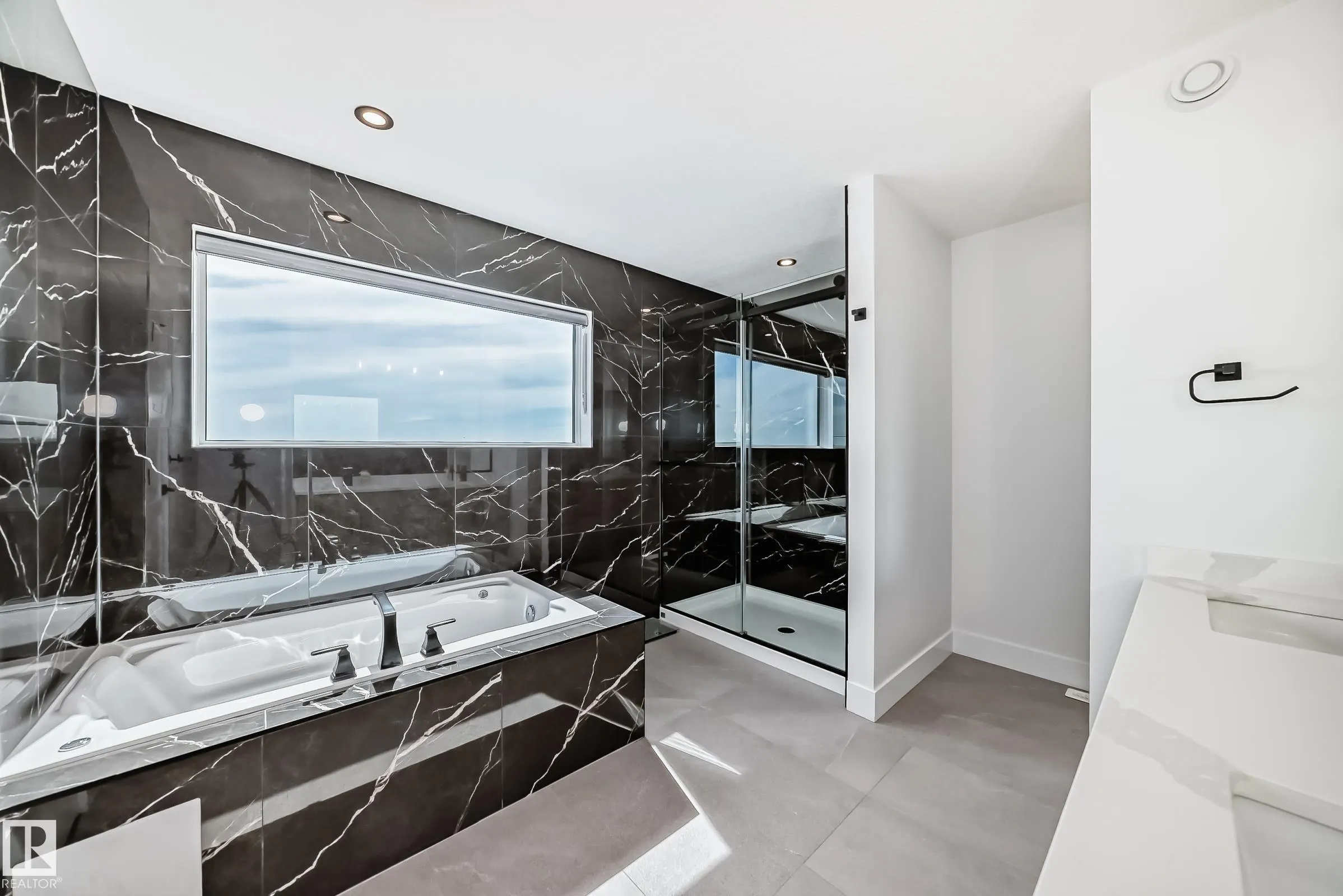 334 MEADOWVIEW Drive
