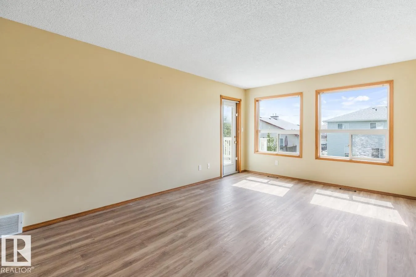 529 Kananaskis Drive