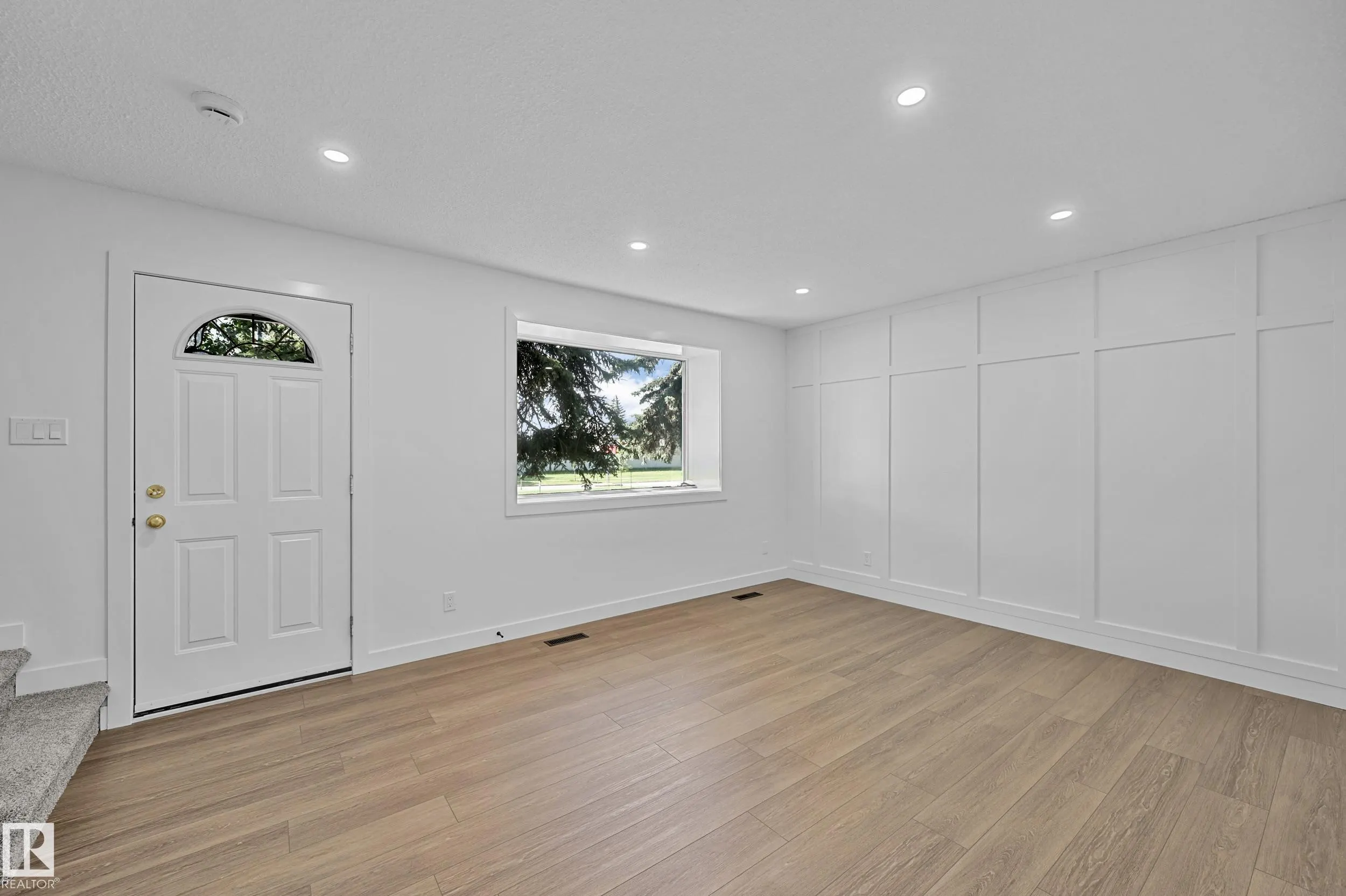 416 HERMITAGE Road