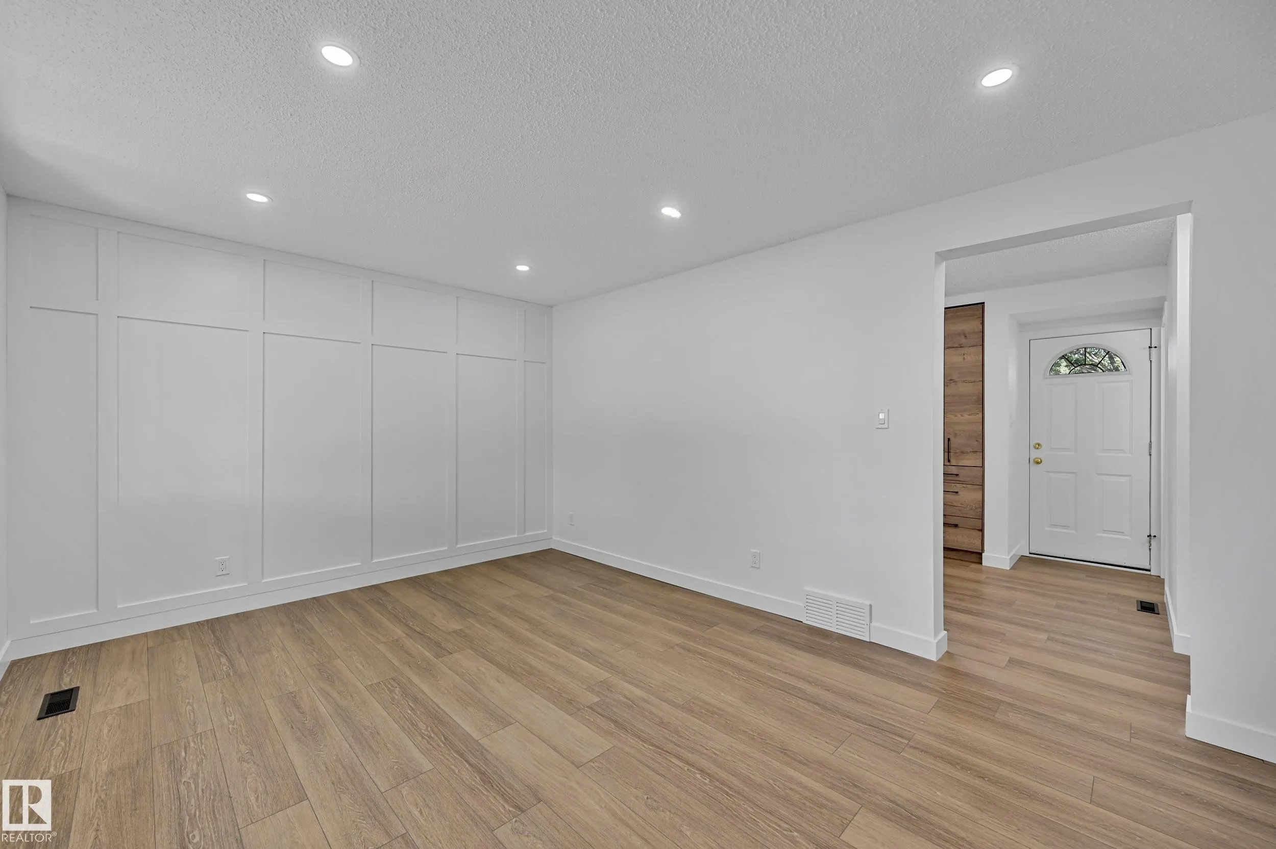 416 HERMITAGE Road