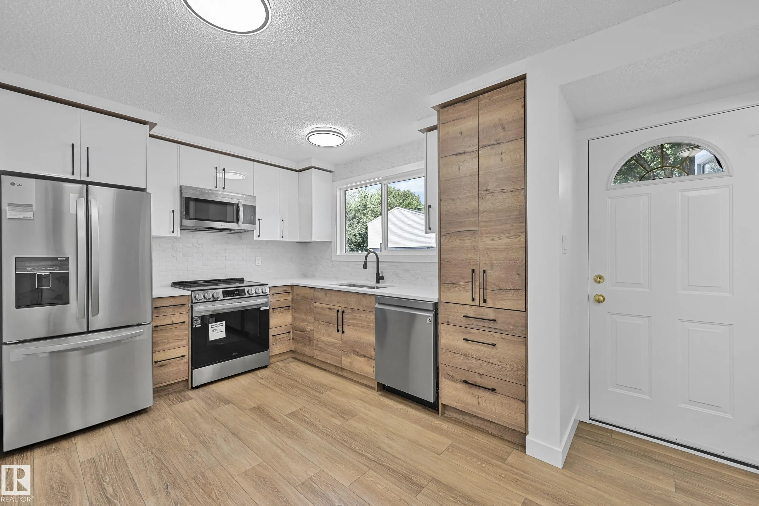 416 HERMITAGE Road