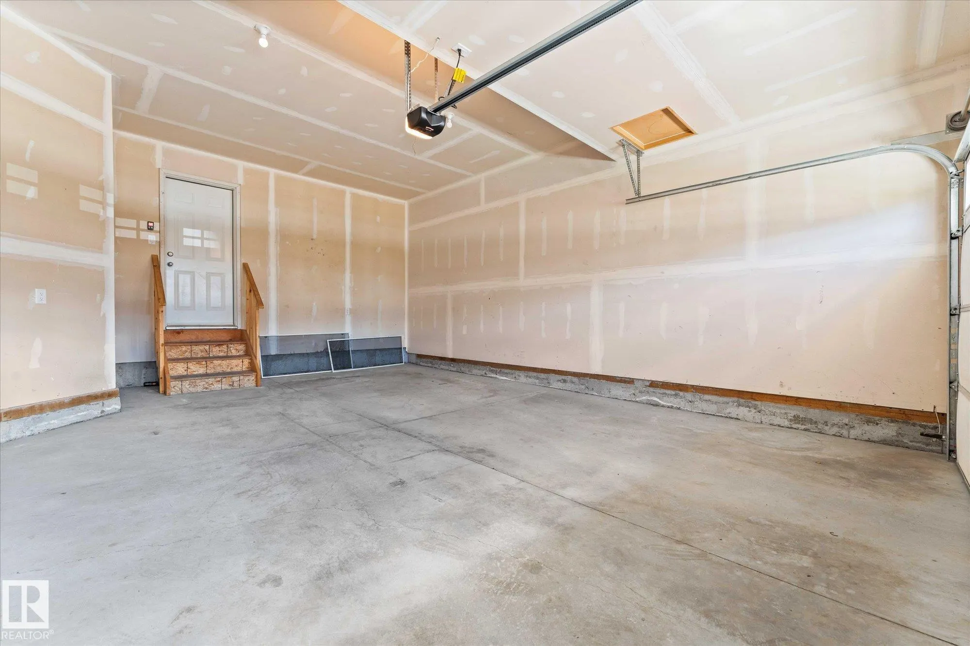 1321 SOUTH CREEK Link