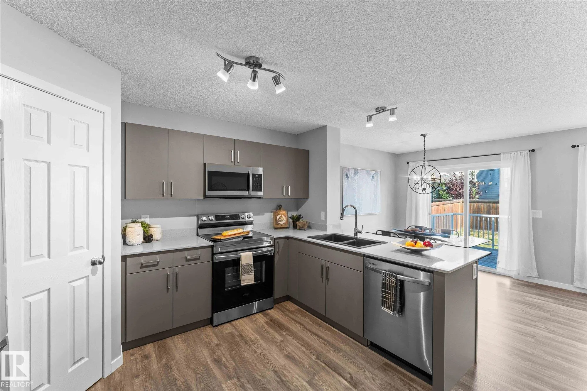 1321 SOUTH CREEK Link