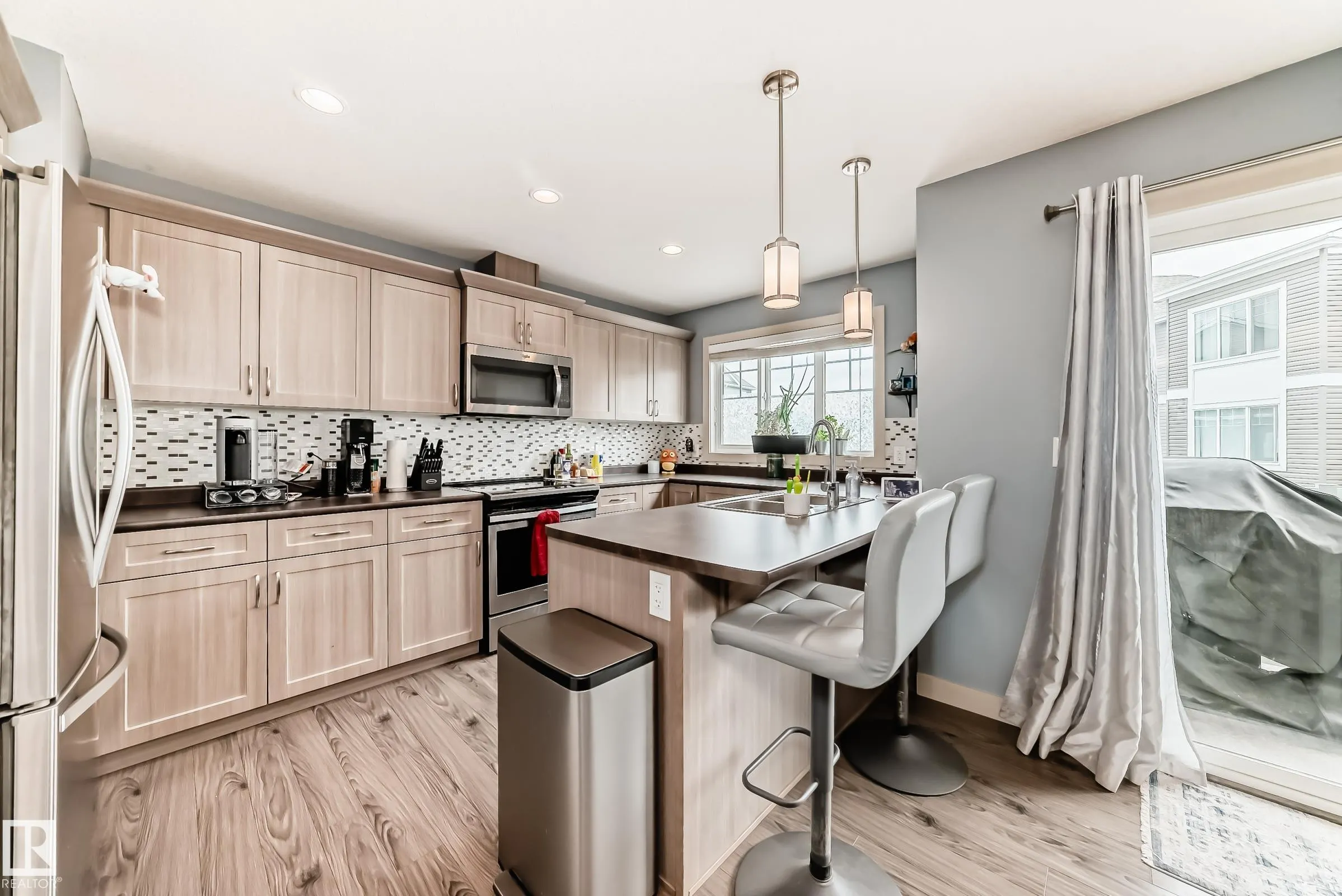 1391 STARLING Drive