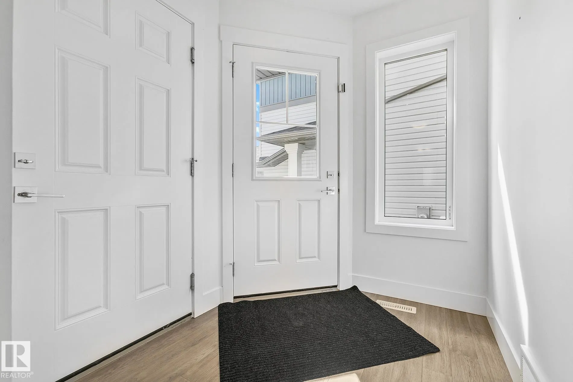 74 AMBLESIDE Way