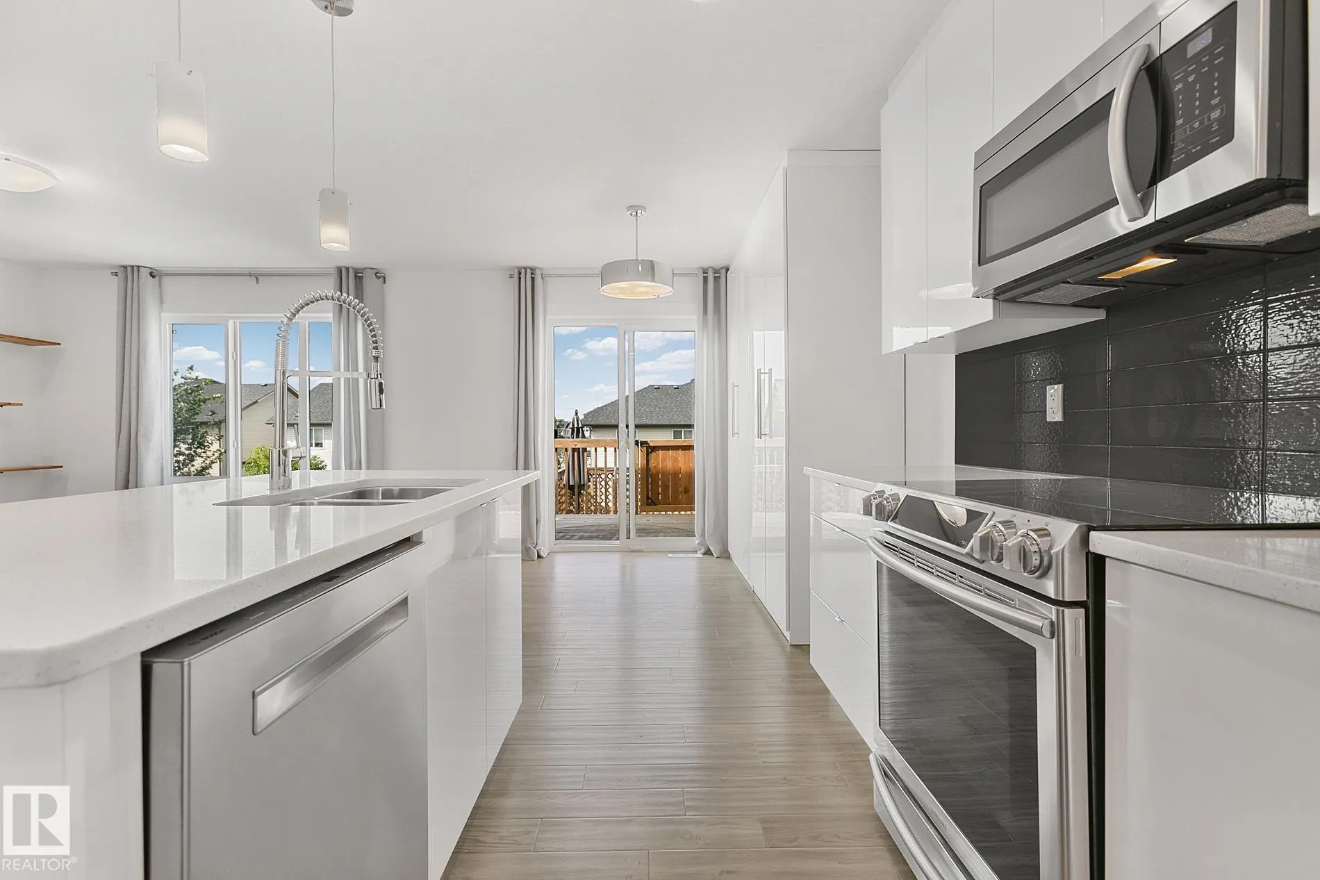 74 AMBLESIDE Way