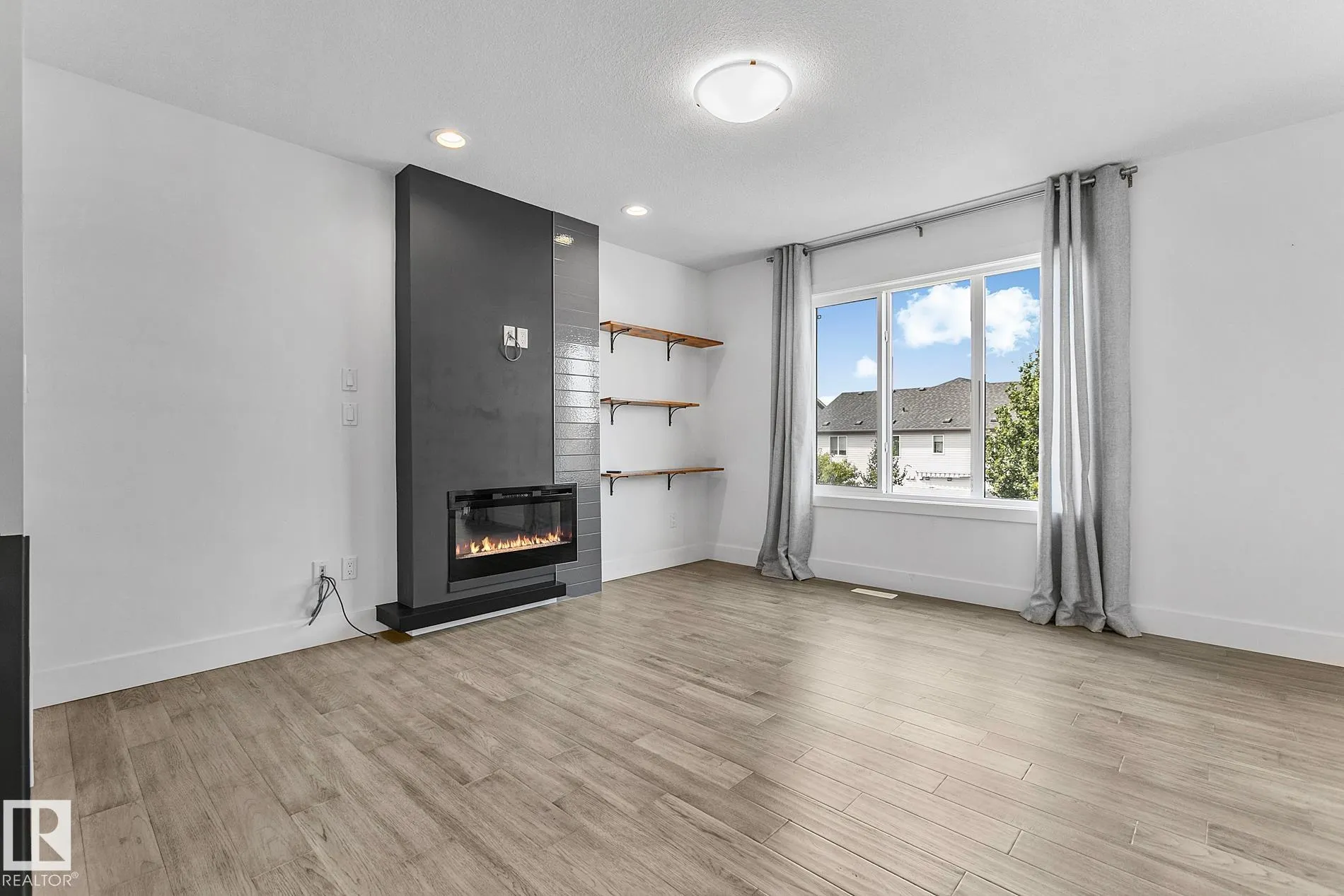 74 AMBLESIDE Way