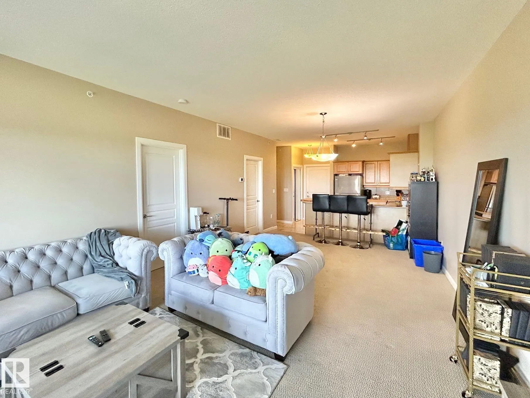300 Palisades Way