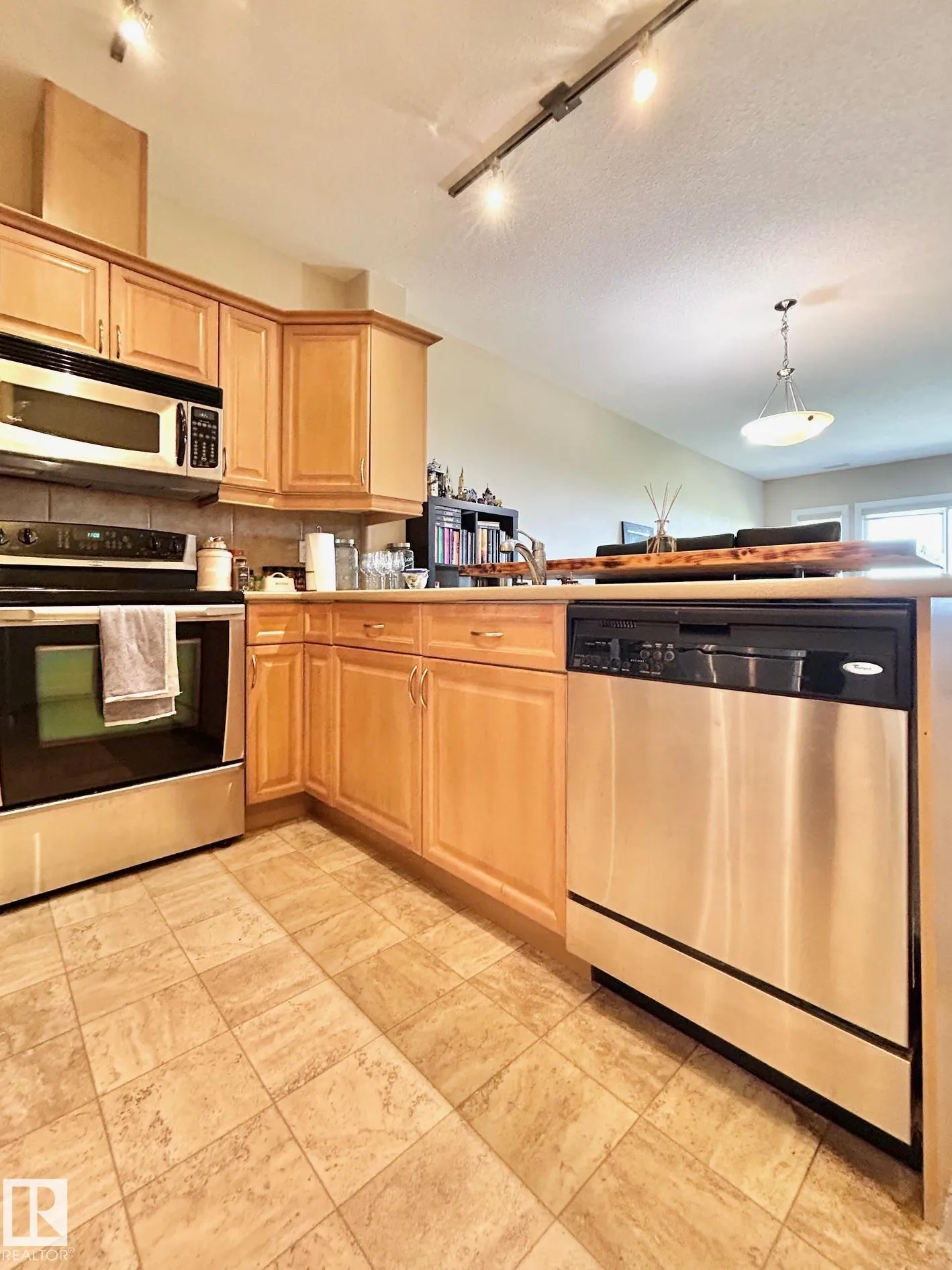 300 Palisades Way