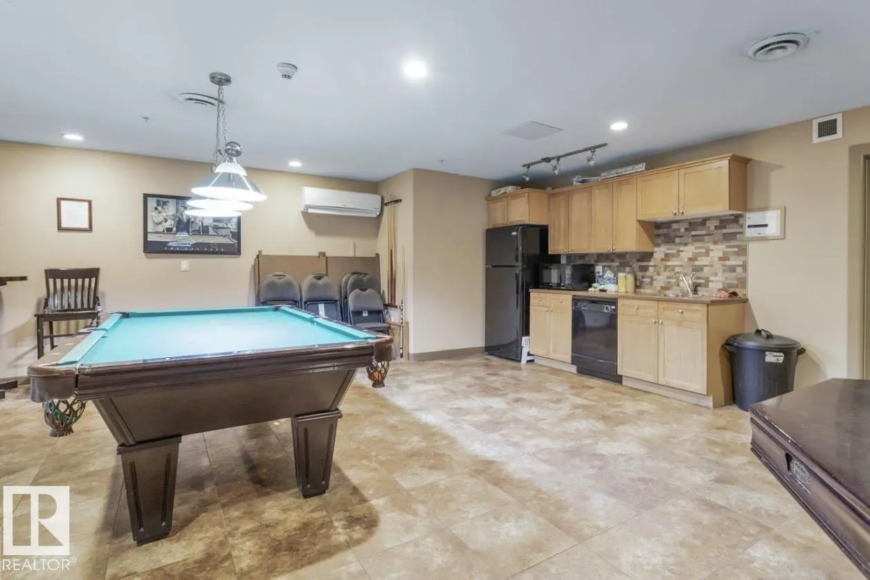 300 Palisades Way