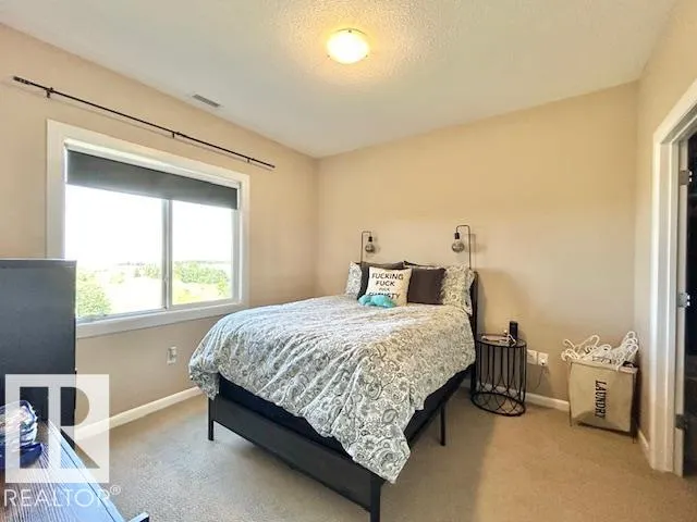 300 Palisades Way