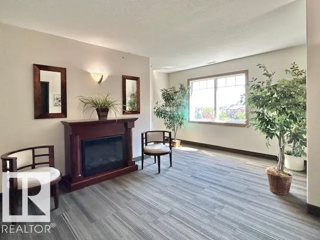 300 Palisades Way