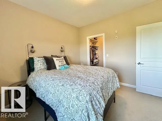300 Palisades Way