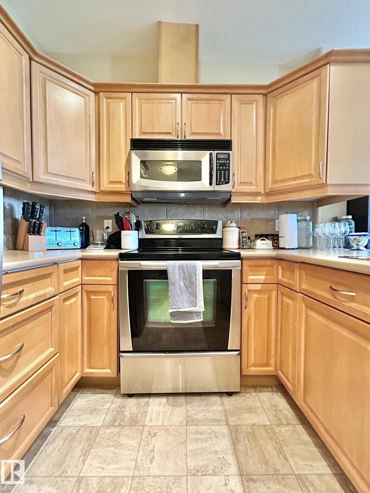 300 Palisades Way