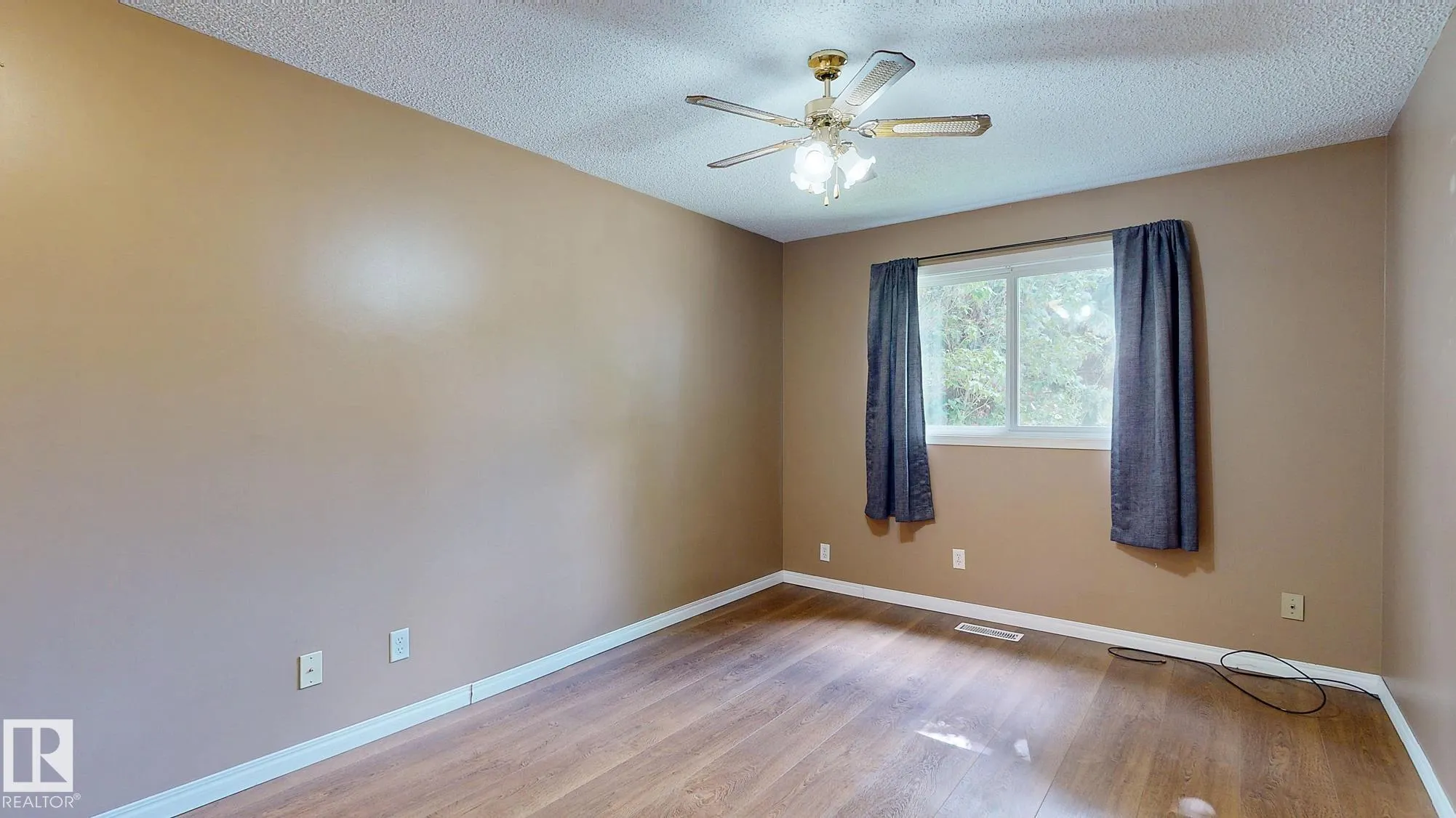 218 GREENWOOD Drive