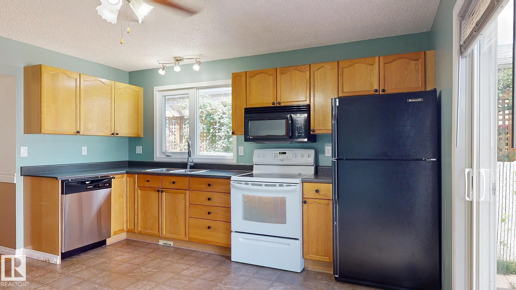 218 GREENWOOD Drive