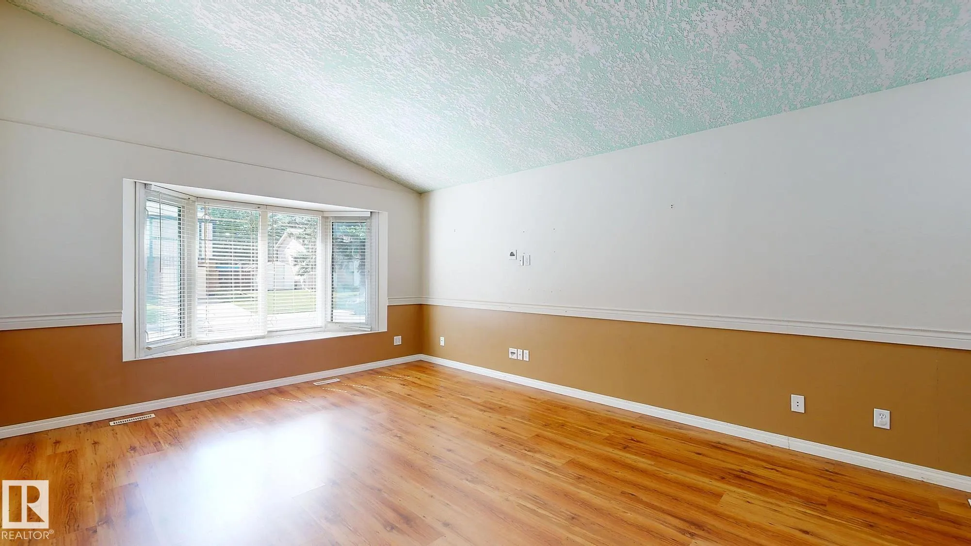 218 GREENWOOD Drive