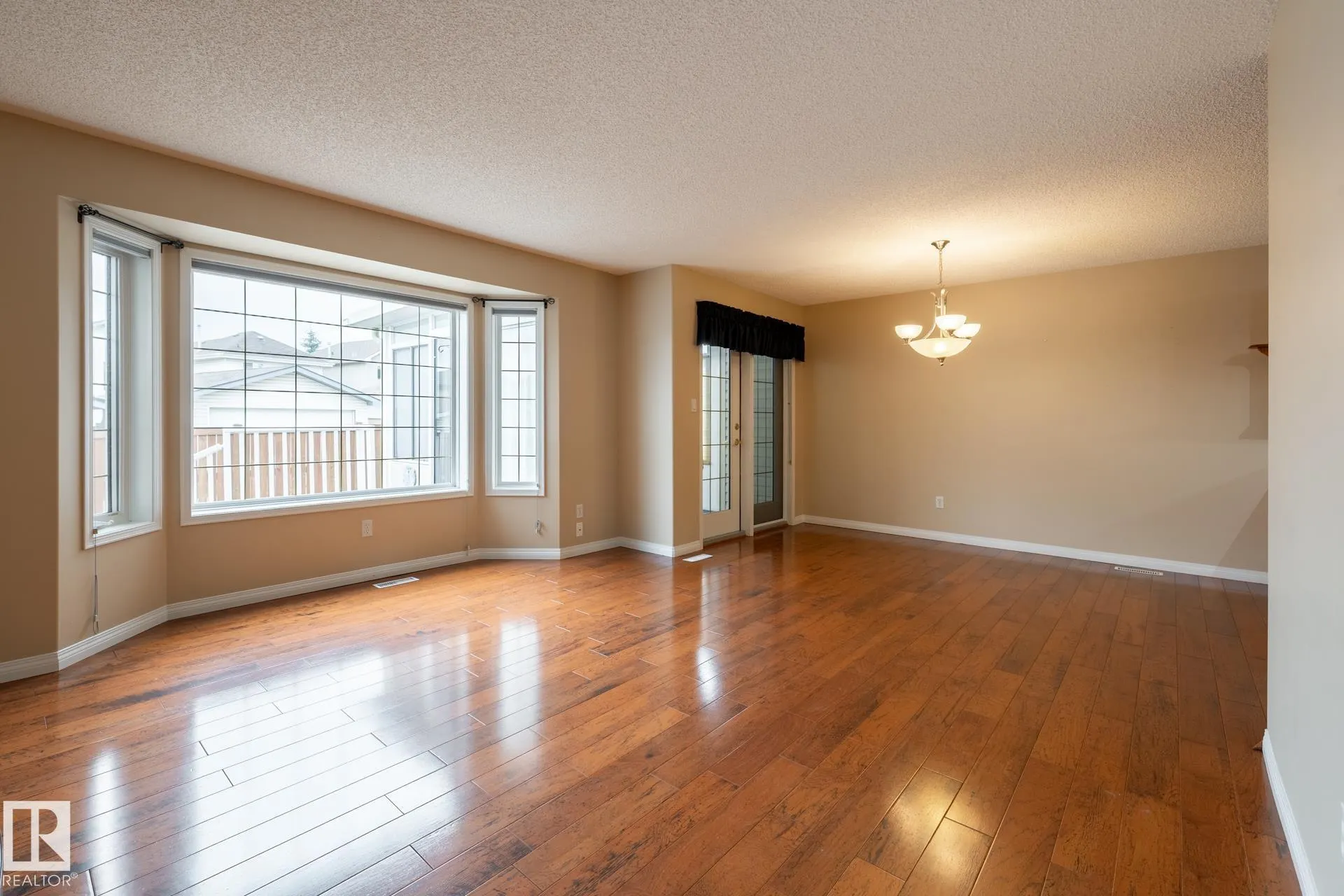201 BOTHWELL Drive